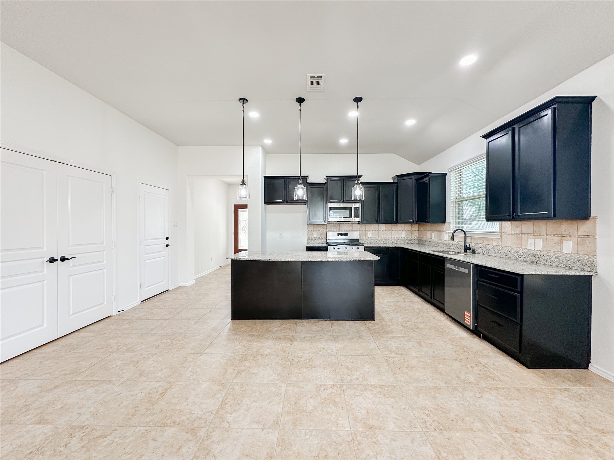 25322 Alverstone Drive Property Photo 1