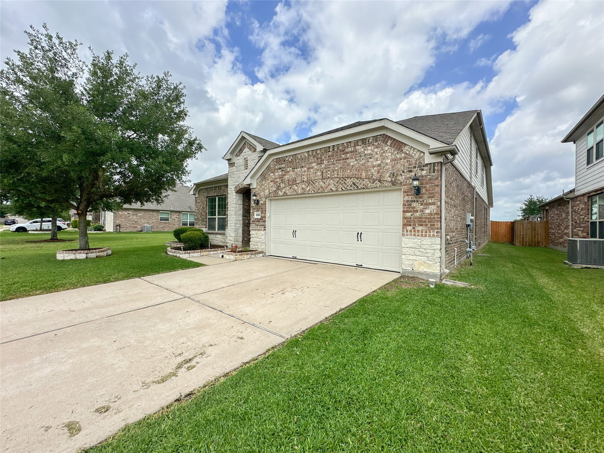 25322 Alverstone Drive Property Photo 6