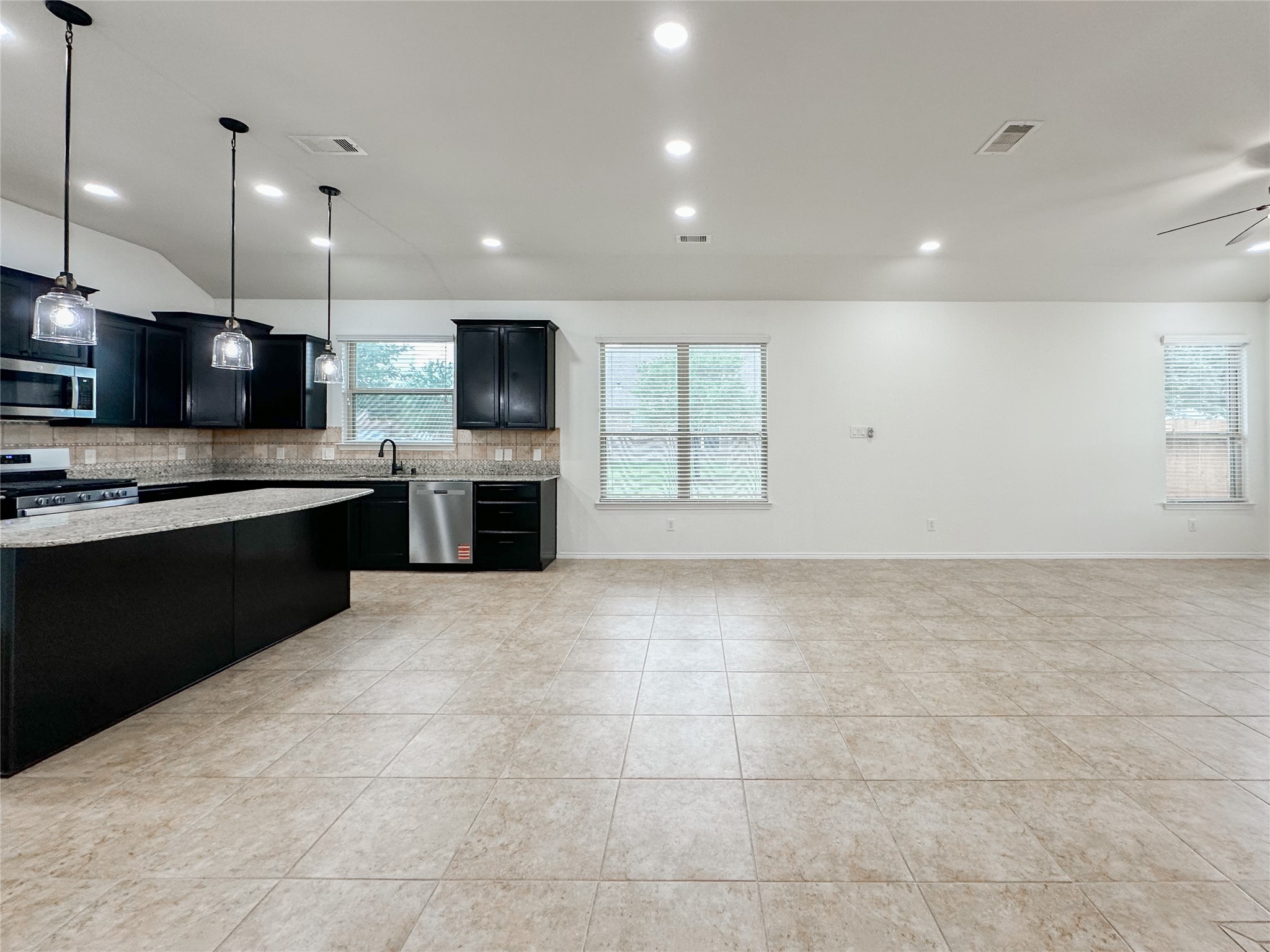 25322 Alverstone Drive Property Photo 8
