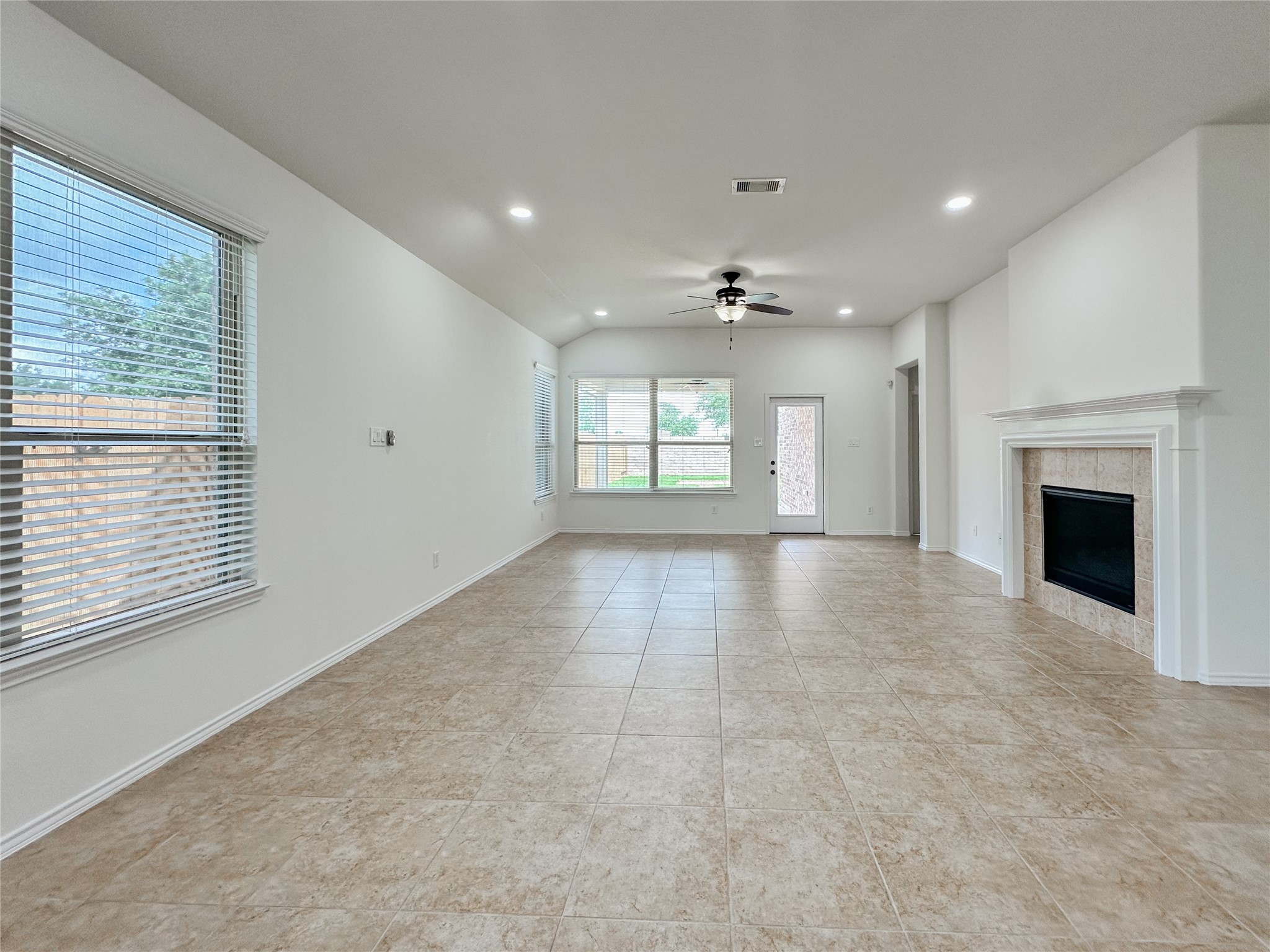 25322 Alverstone Drive Property Photo 9