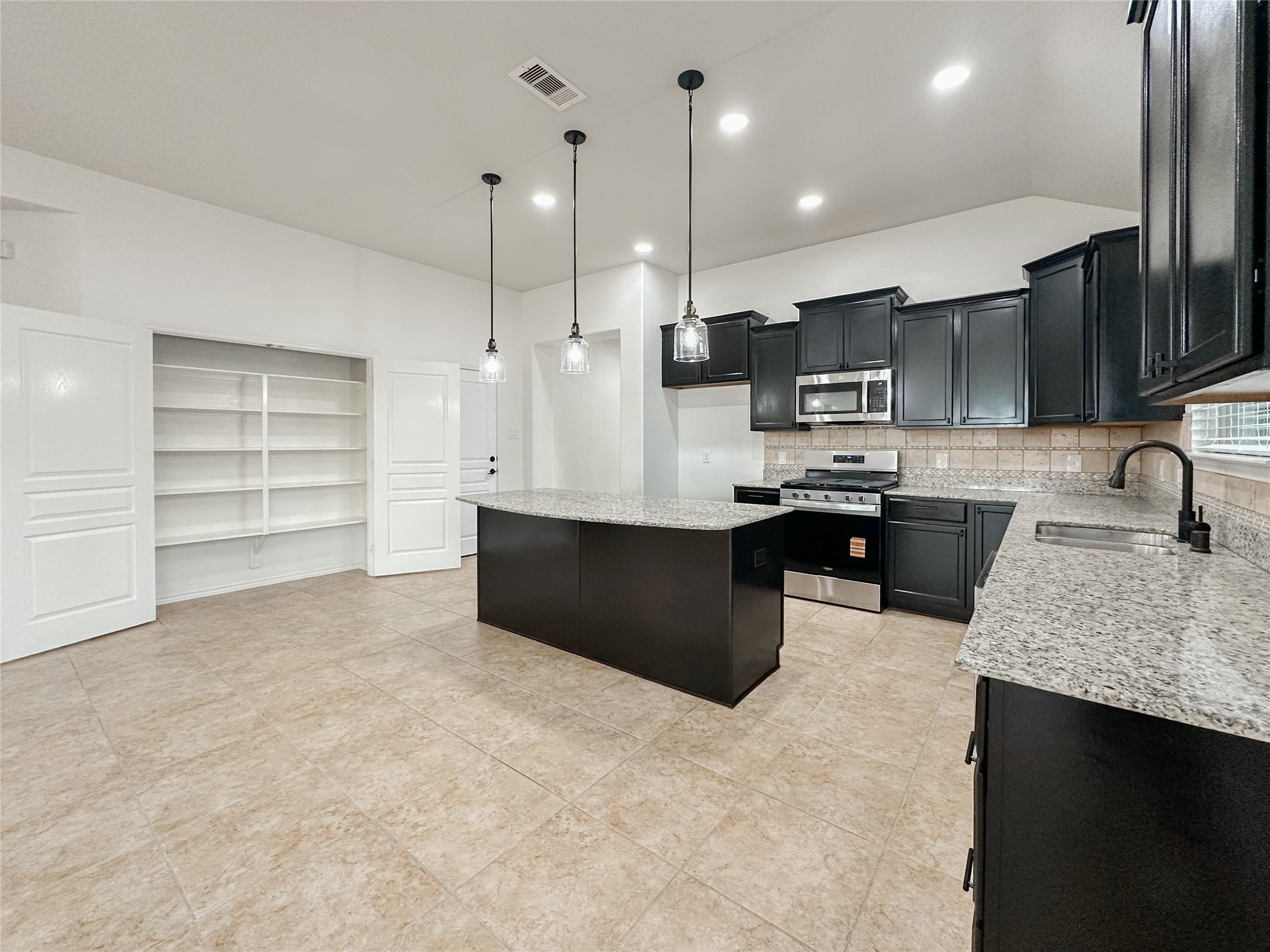 25322 Alverstone Drive Property Photo 18