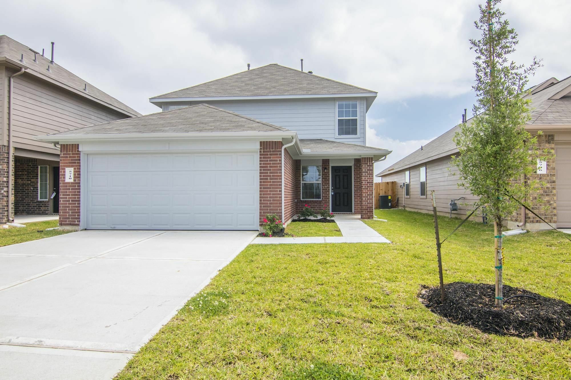 5710 Plantation Forest Drive Property Photo 1
