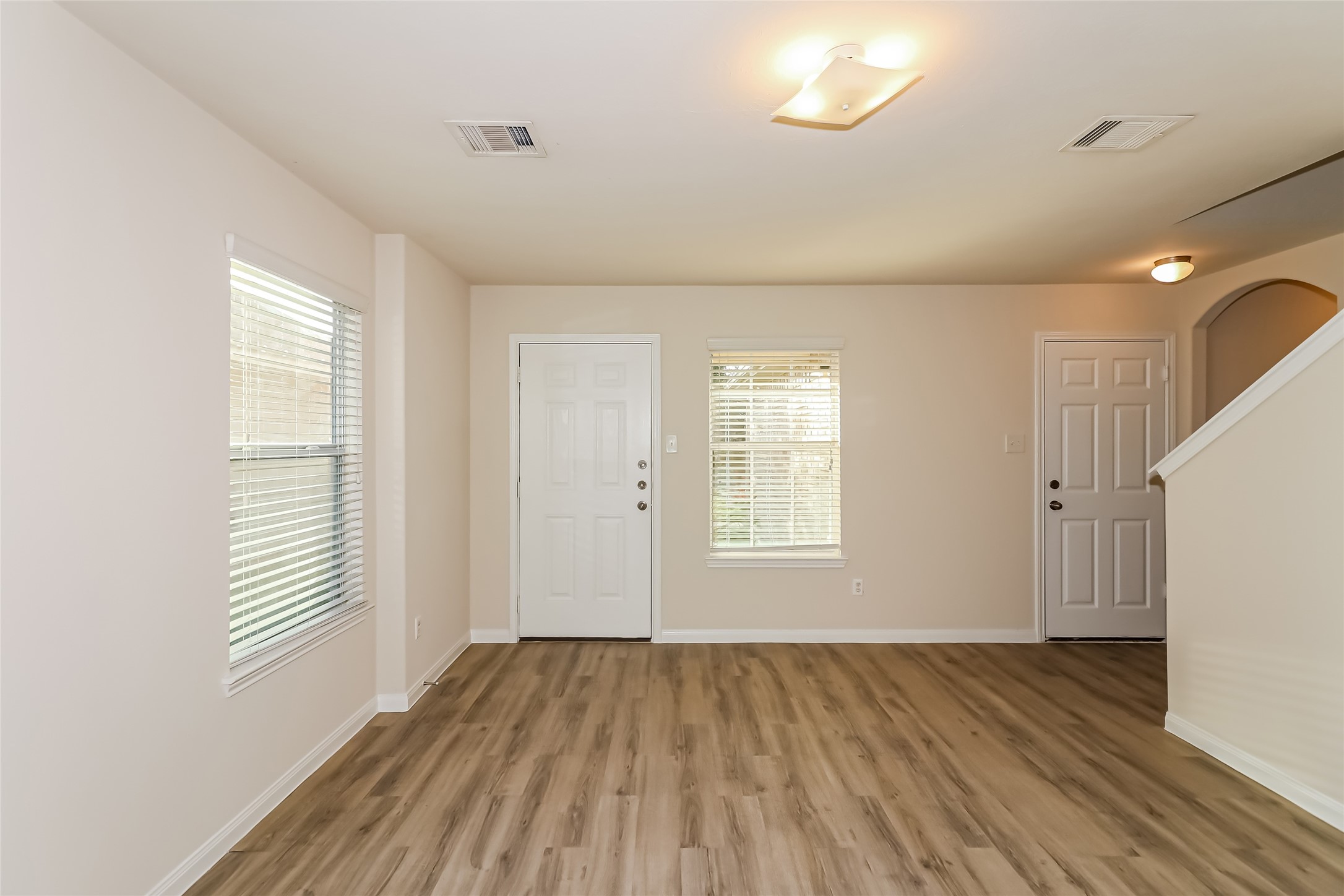 5710 Plantation Forest Drive Property Photo 5