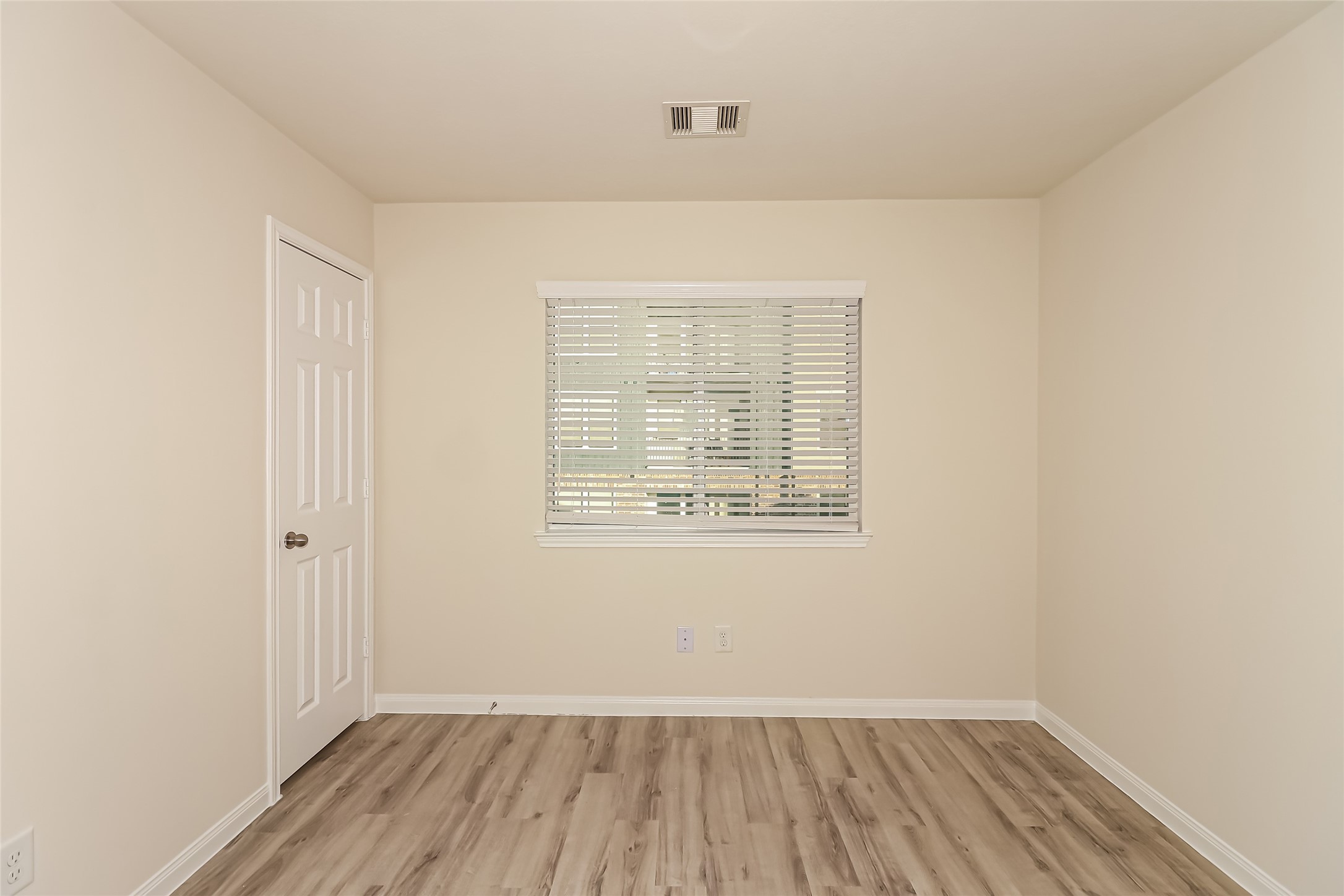 5710 Plantation Forest Drive Property Photo 6