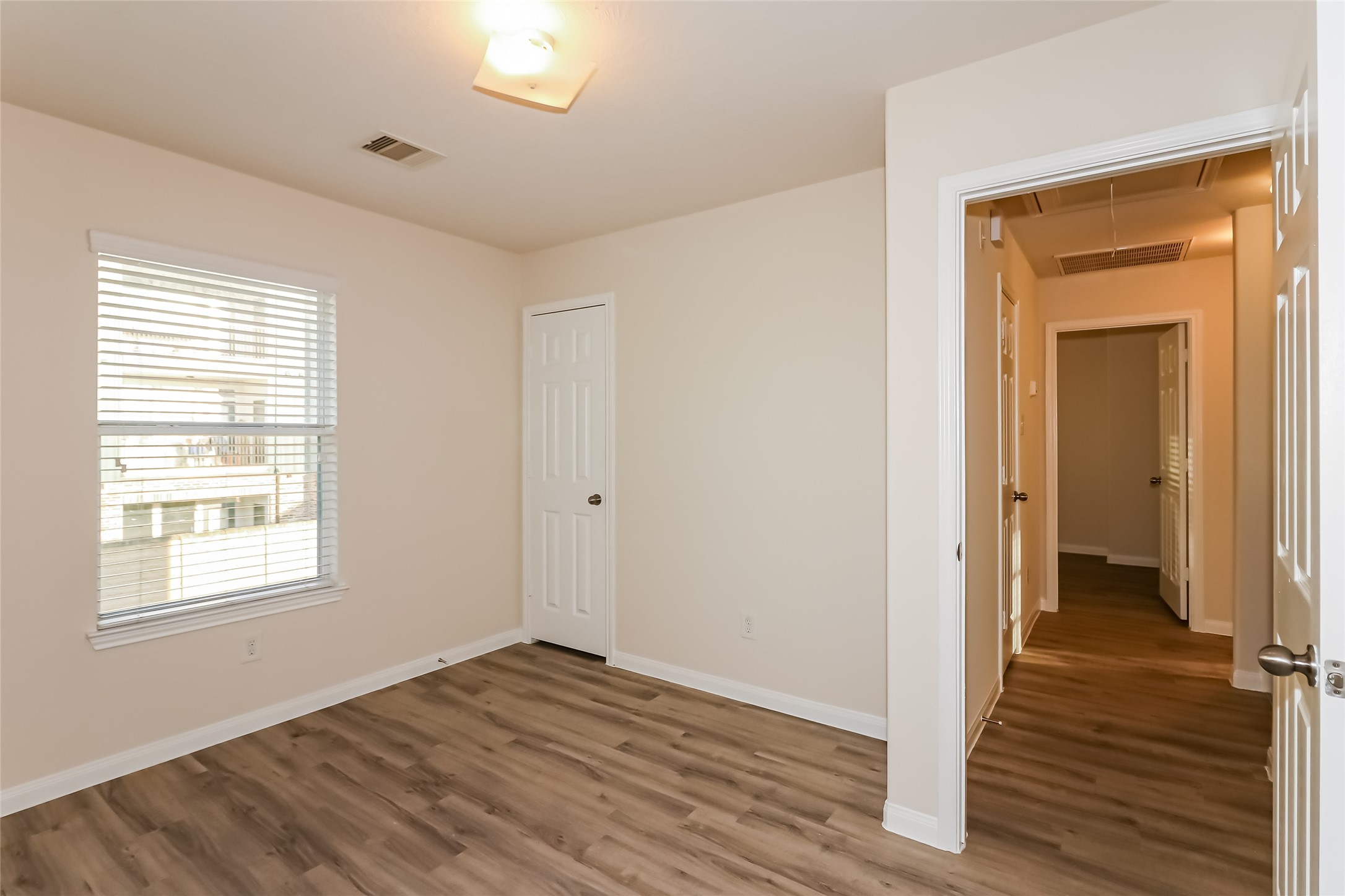5710 Plantation Forest Drive Property Photo 8
