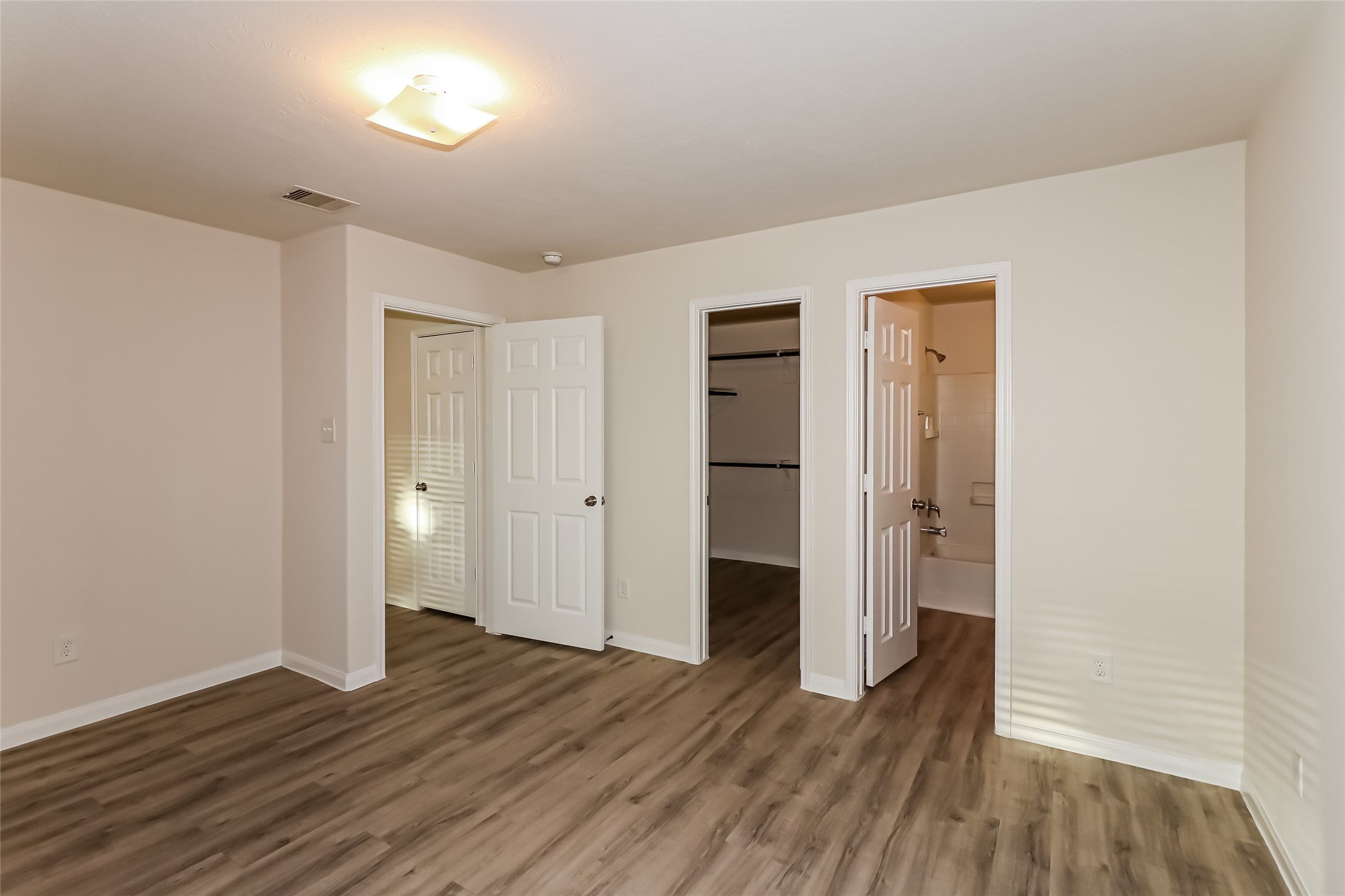 5710 Plantation Forest Drive Property Photo 11