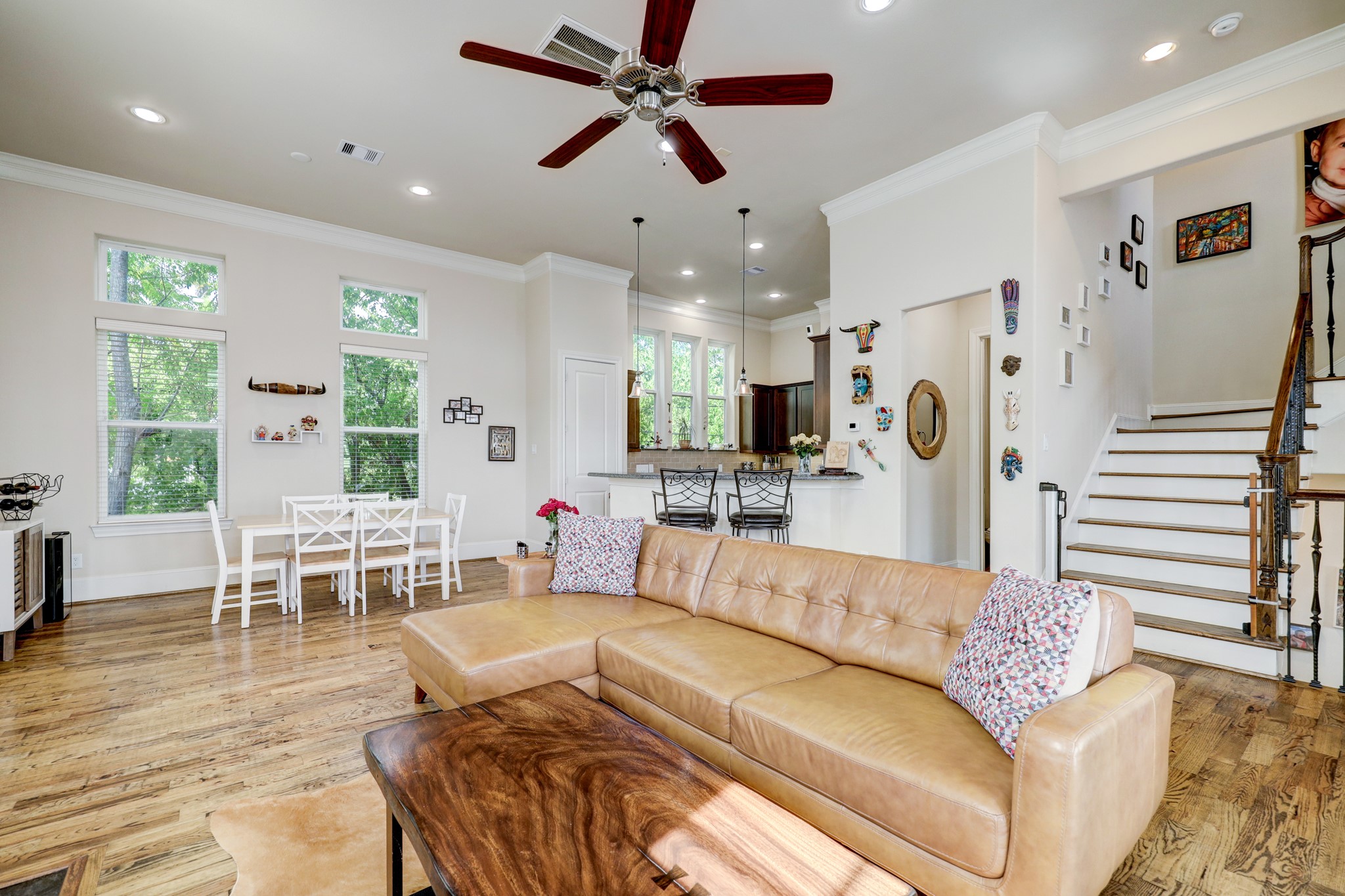 8932 Lakeshore Bend Drive Property Photo 6