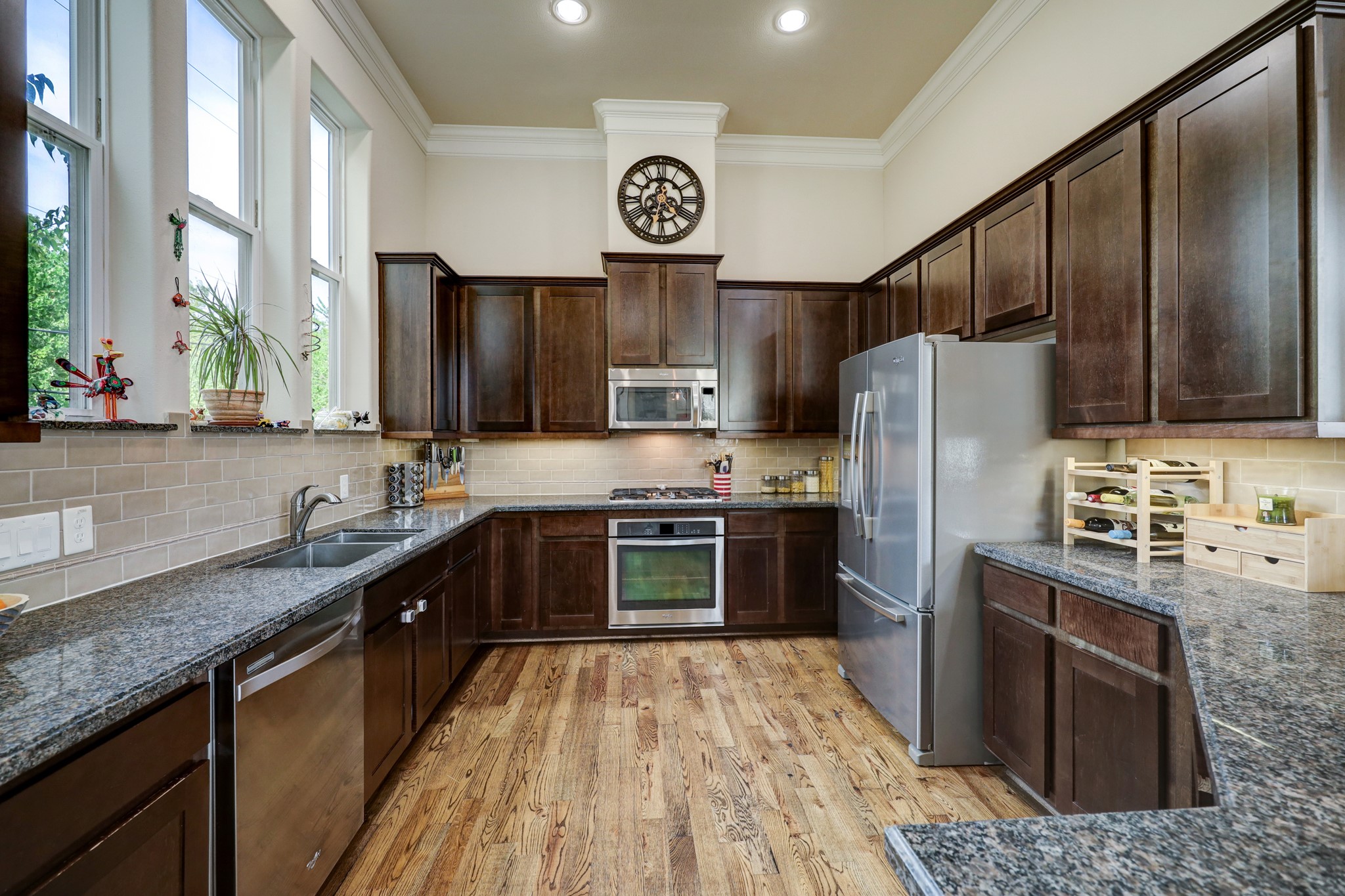8932 Lakeshore Bend Drive Property Photo 10