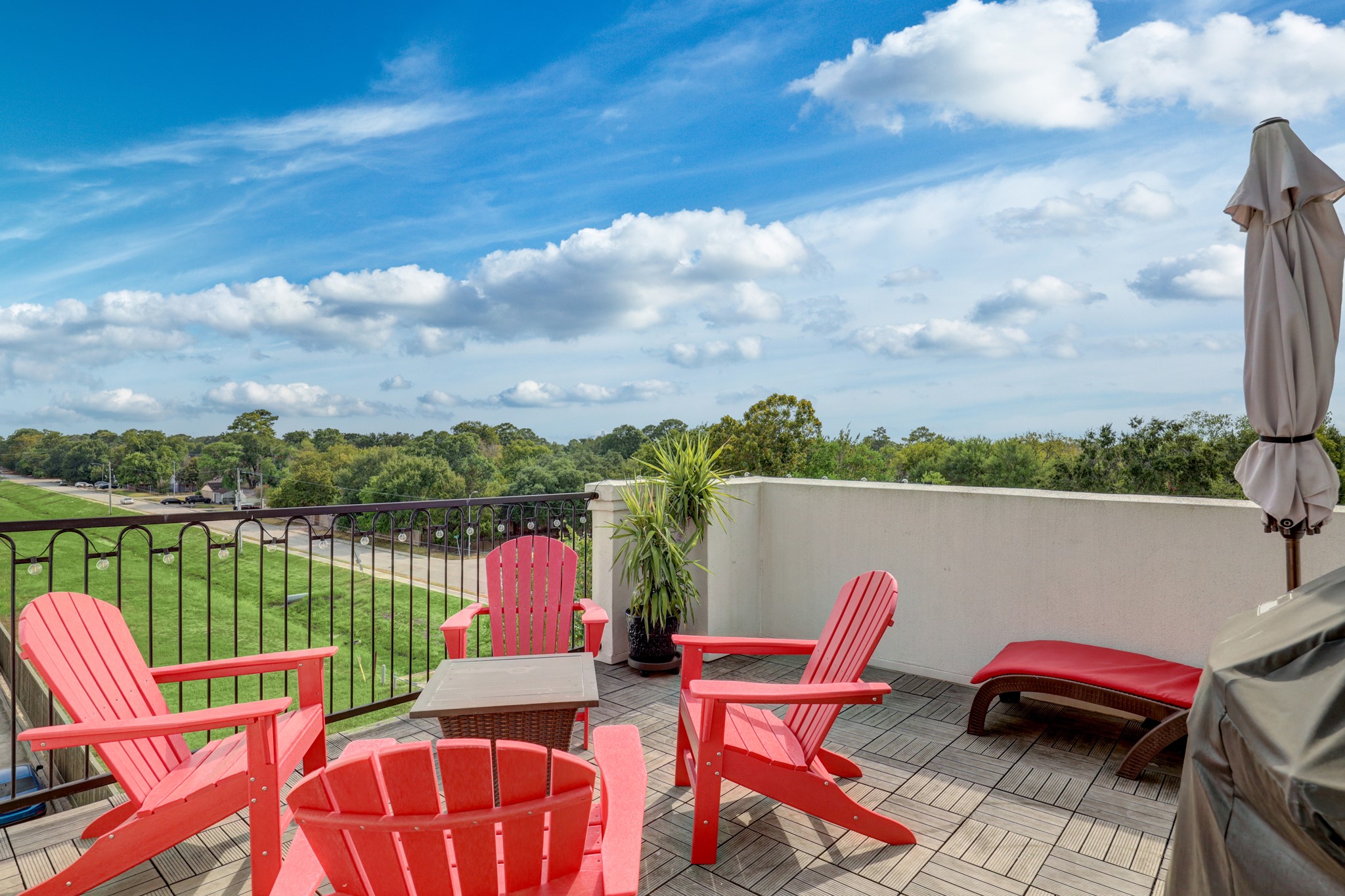 8932 Lakeshore Bend Drive Property Photo 15