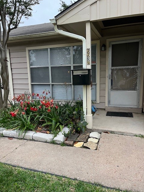6638 Barney Road Property Photo 1