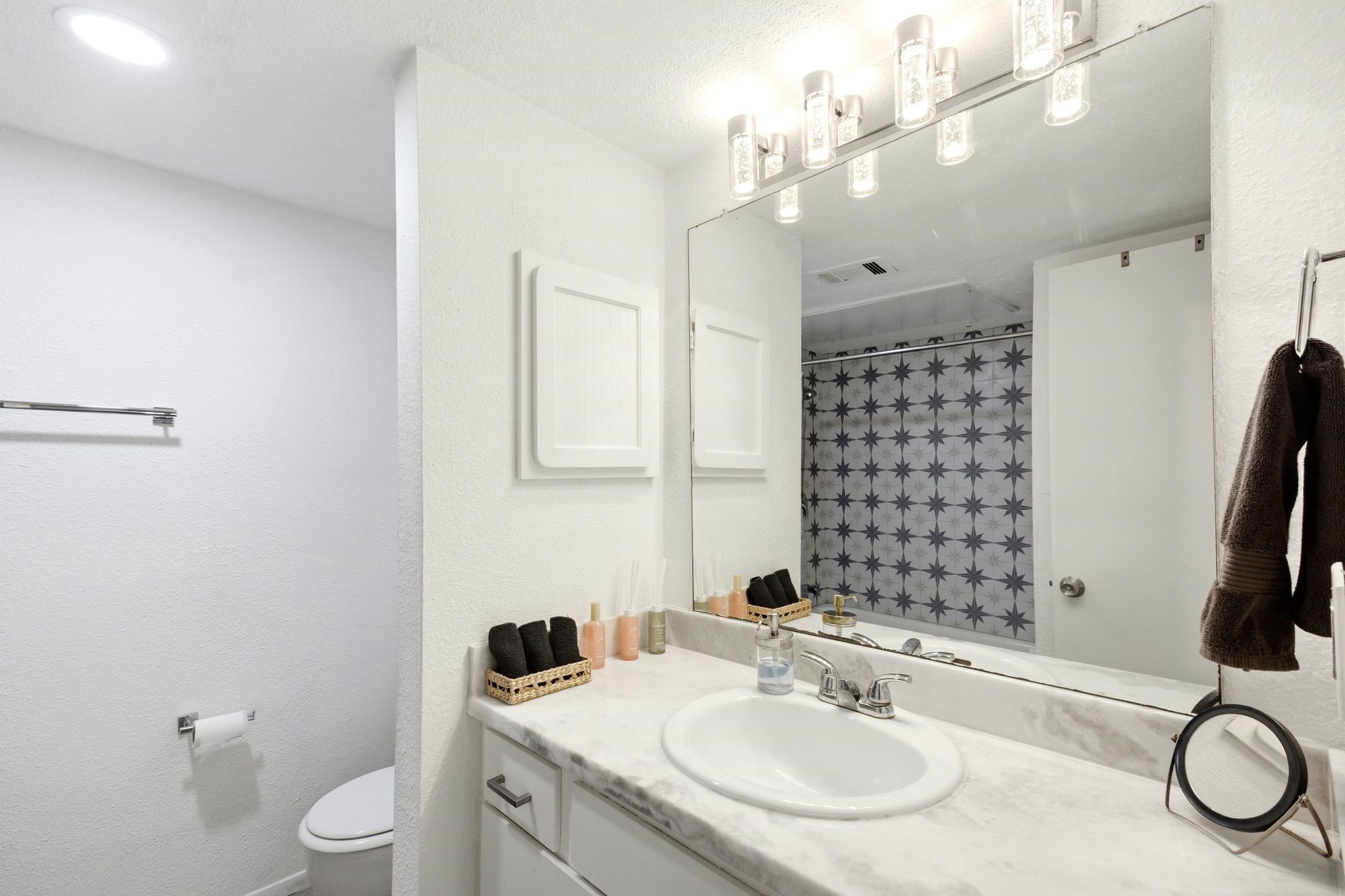 2011 Spenwick Drive 425 Property Photo 11