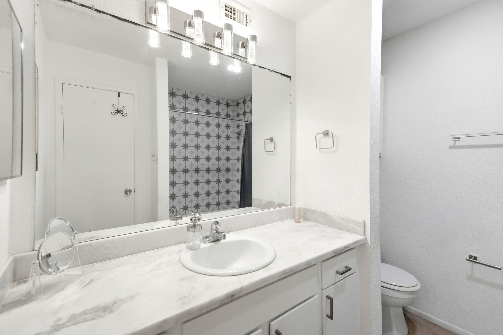 2011 Spenwick Drive 425 Property Photo 14