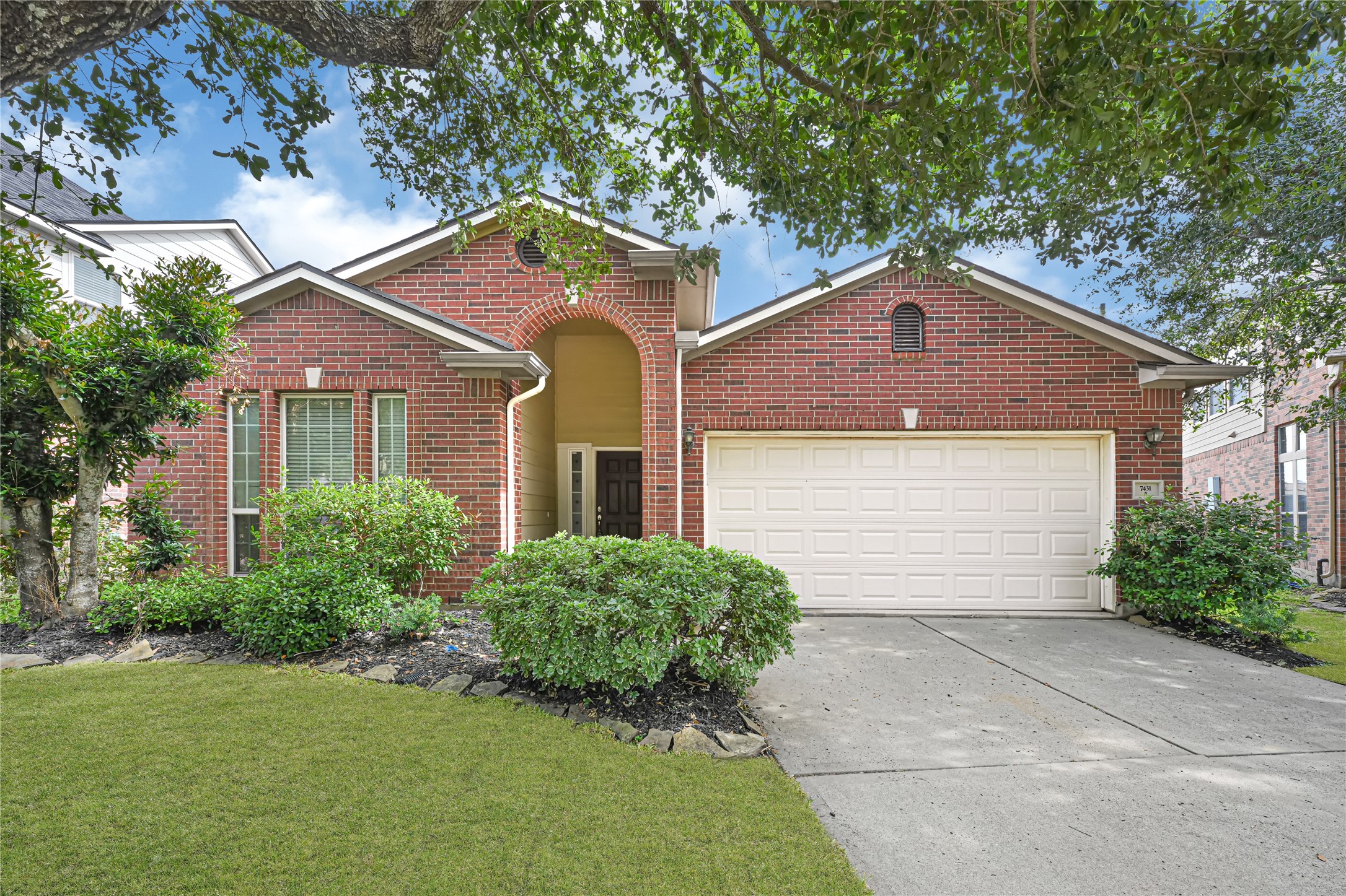 7431 Pony Creek Property Photo 1