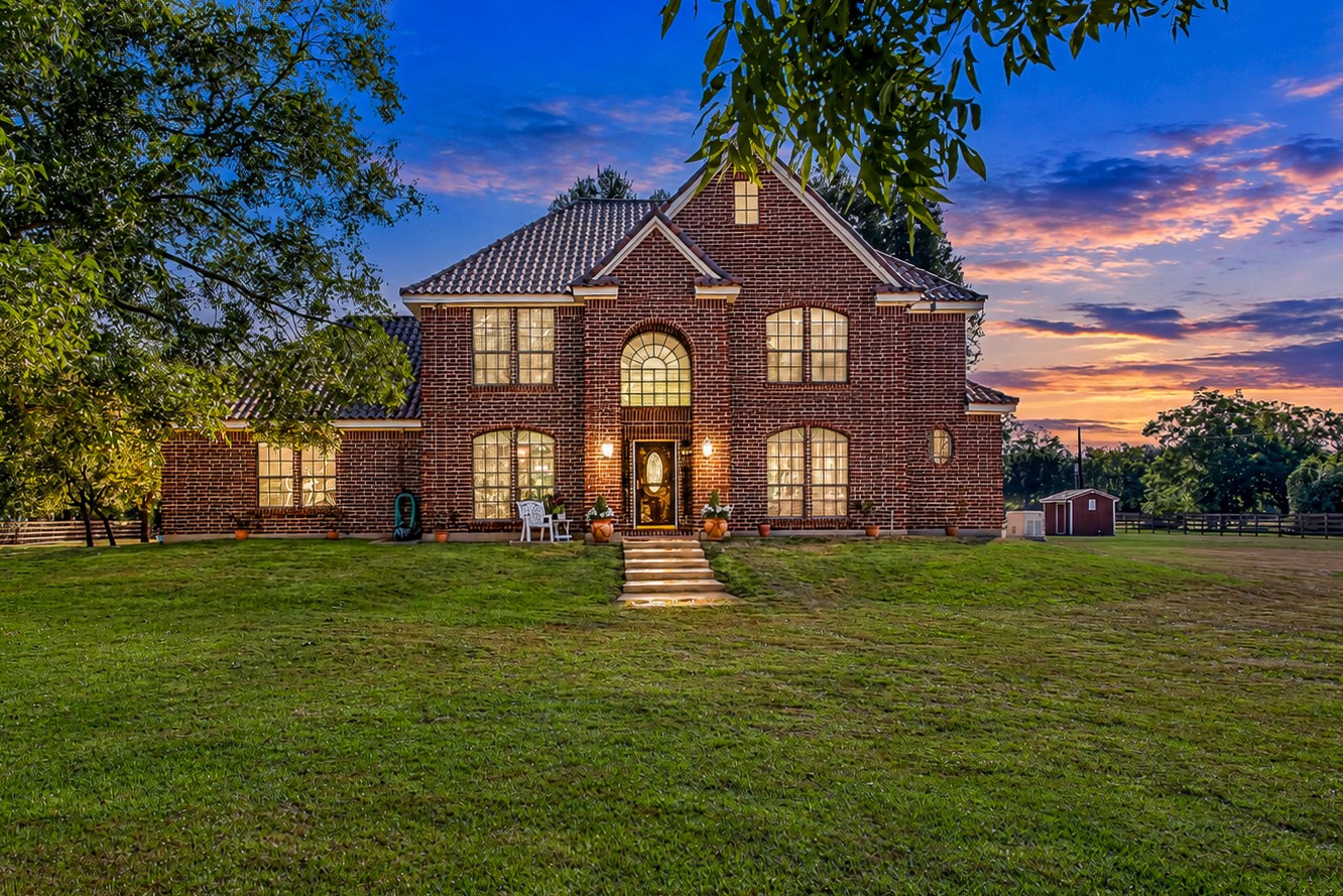 1345 Peach Ridge Road Property Photo 1