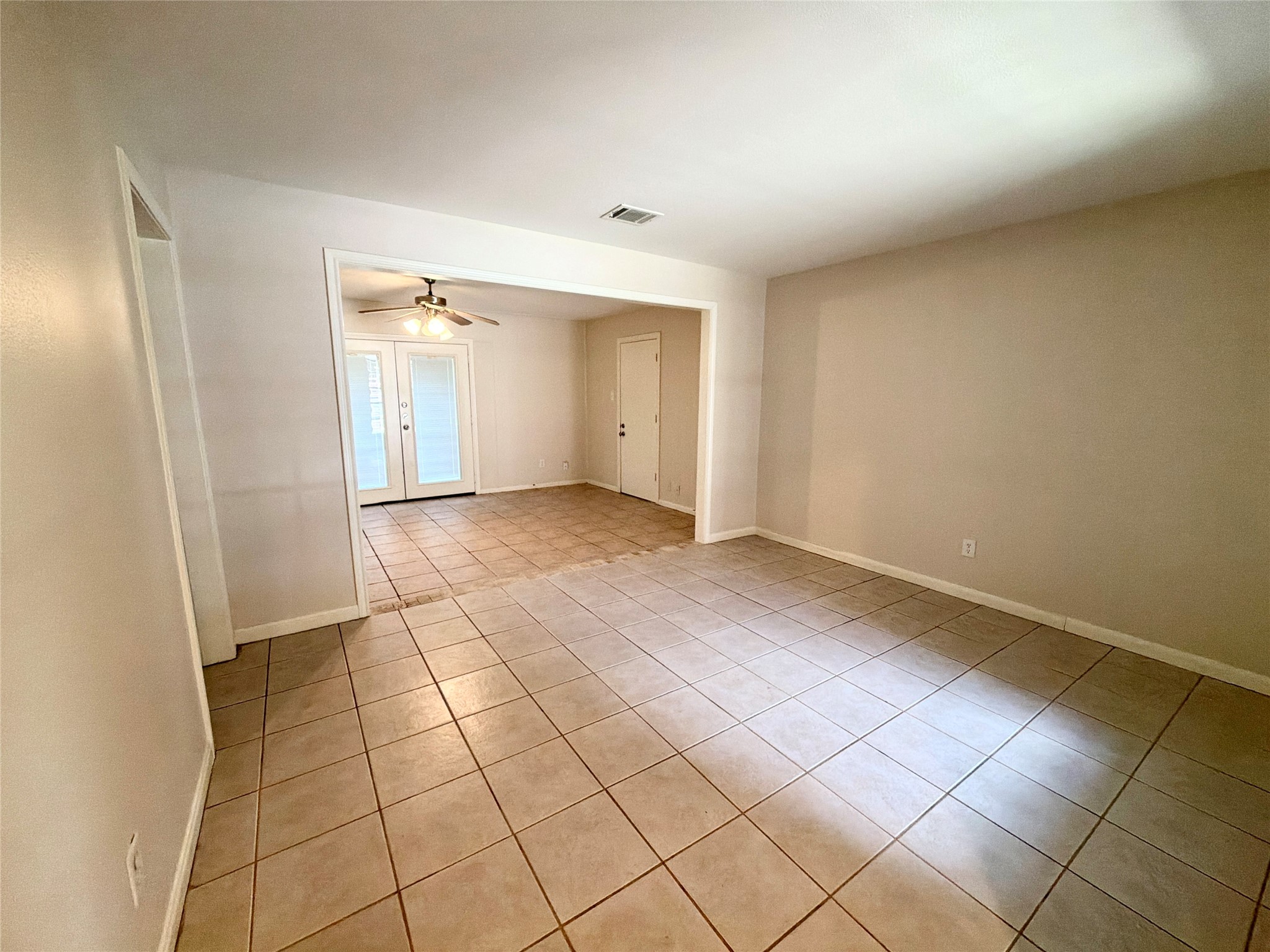 3427 Dovie Drive Property Photo 5
