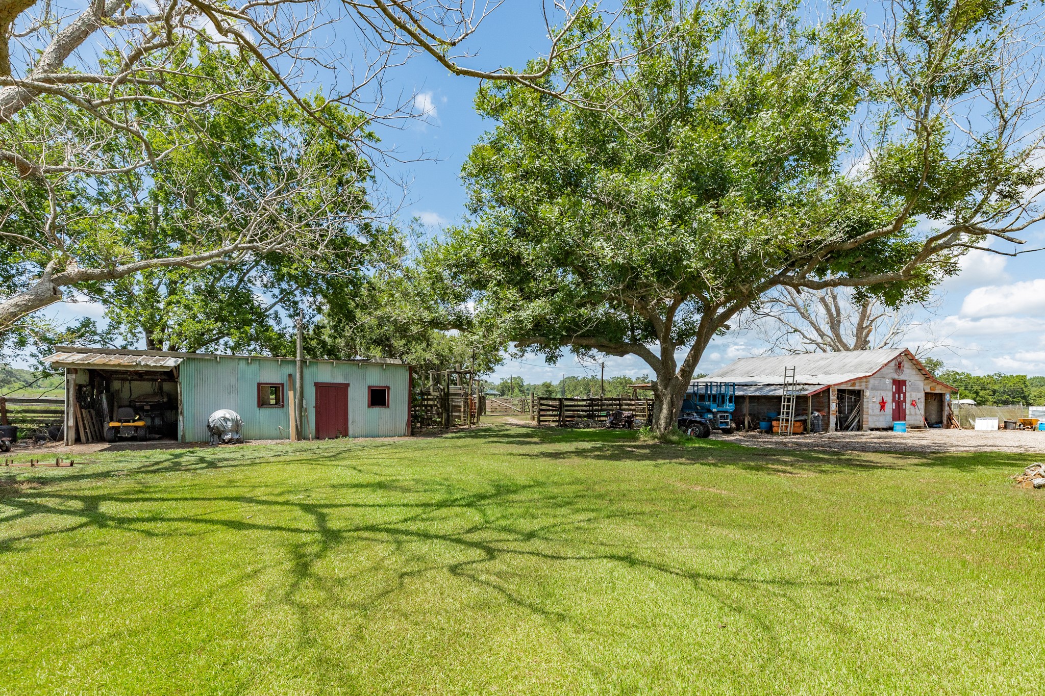 438 County Road 164 Property Photo 17