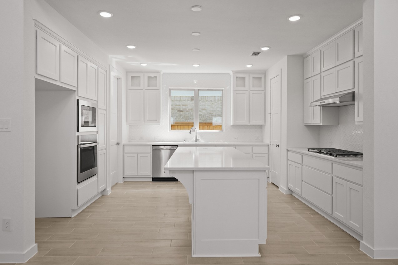 26416 East Skylight Brook Circle Property Photo 3