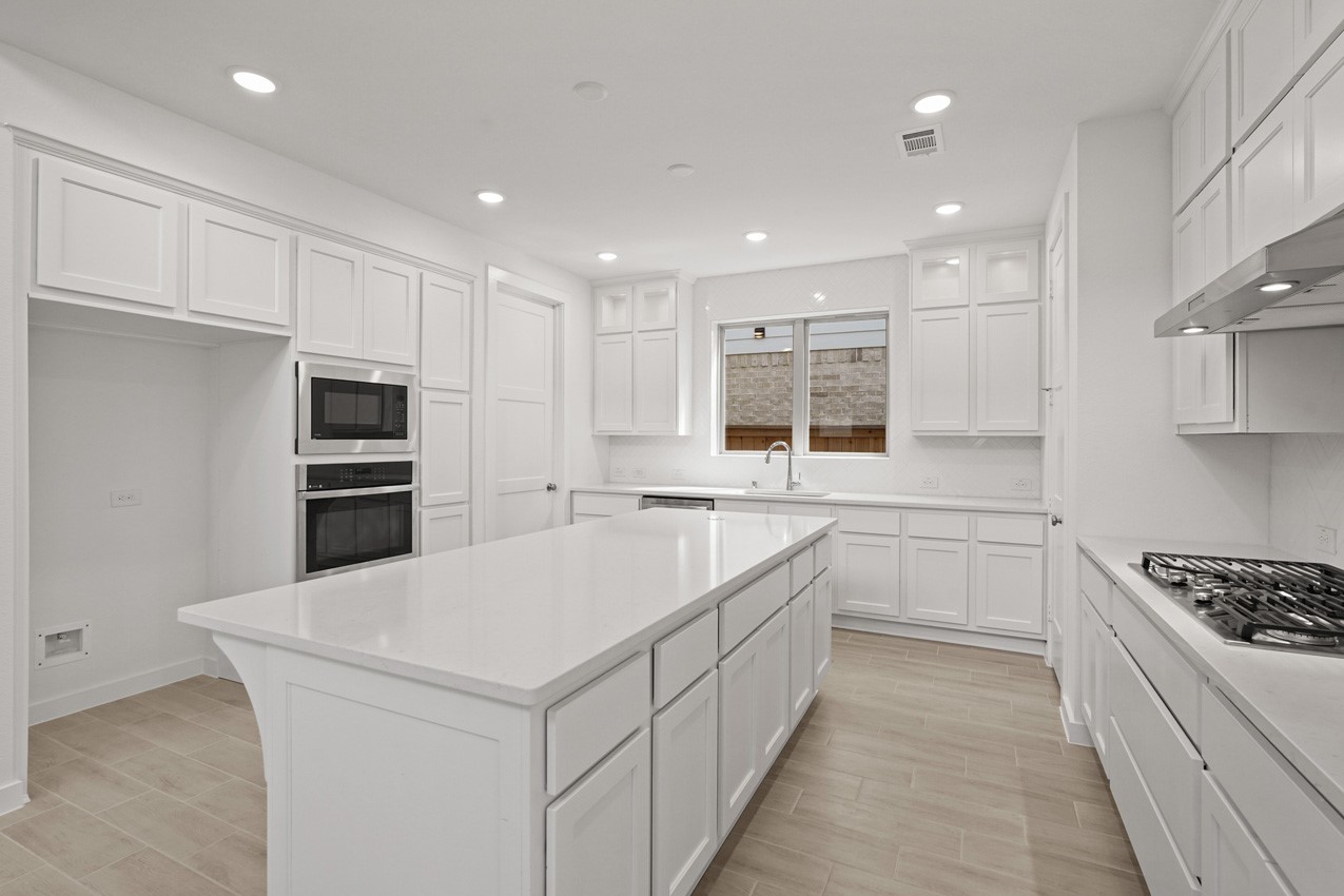 26416 East Skylight Brook Circle Property Photo 6