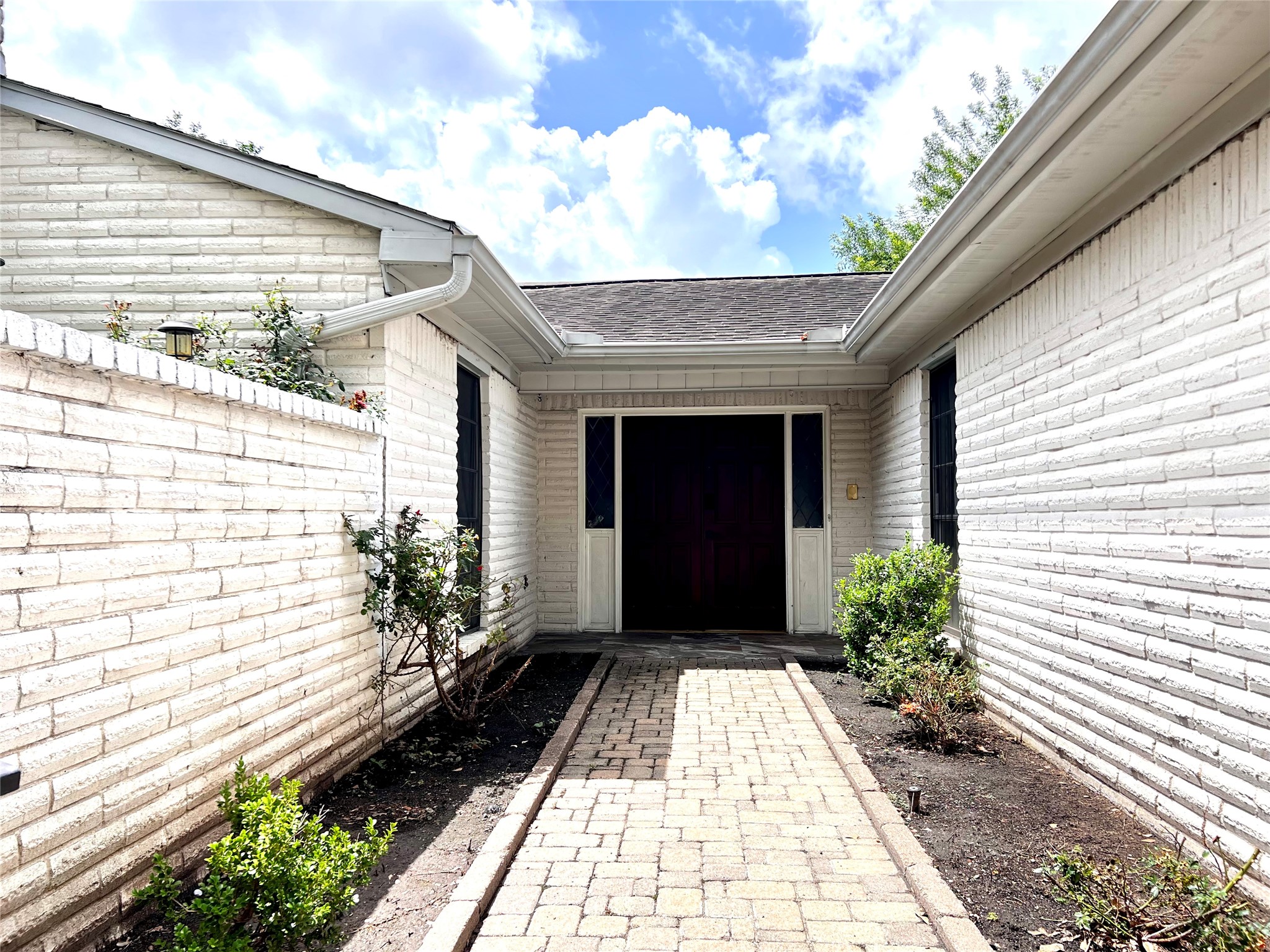13819 Wickersham Lane Property Photo 3