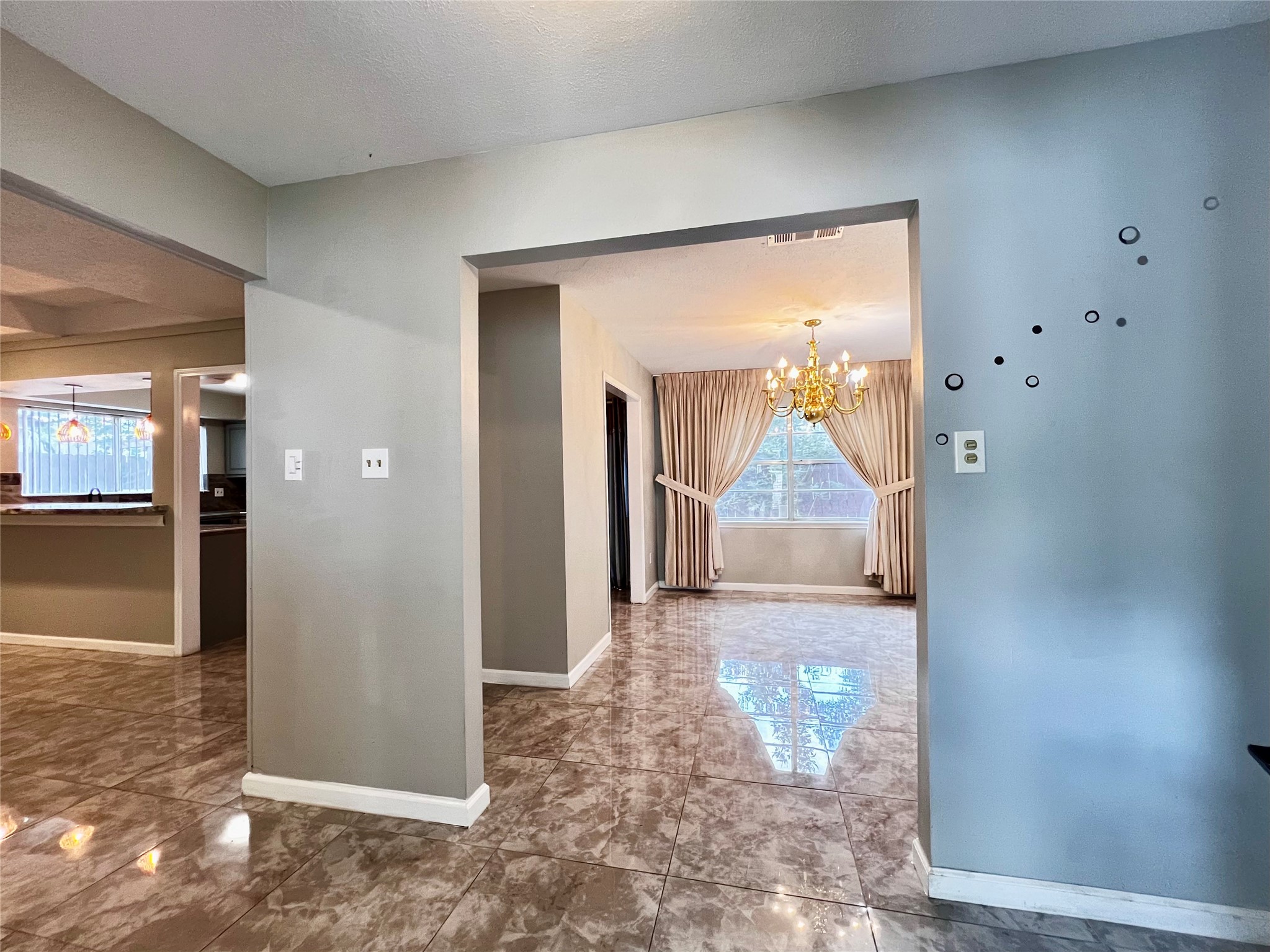 13819 Wickersham Lane Property Photo 4
