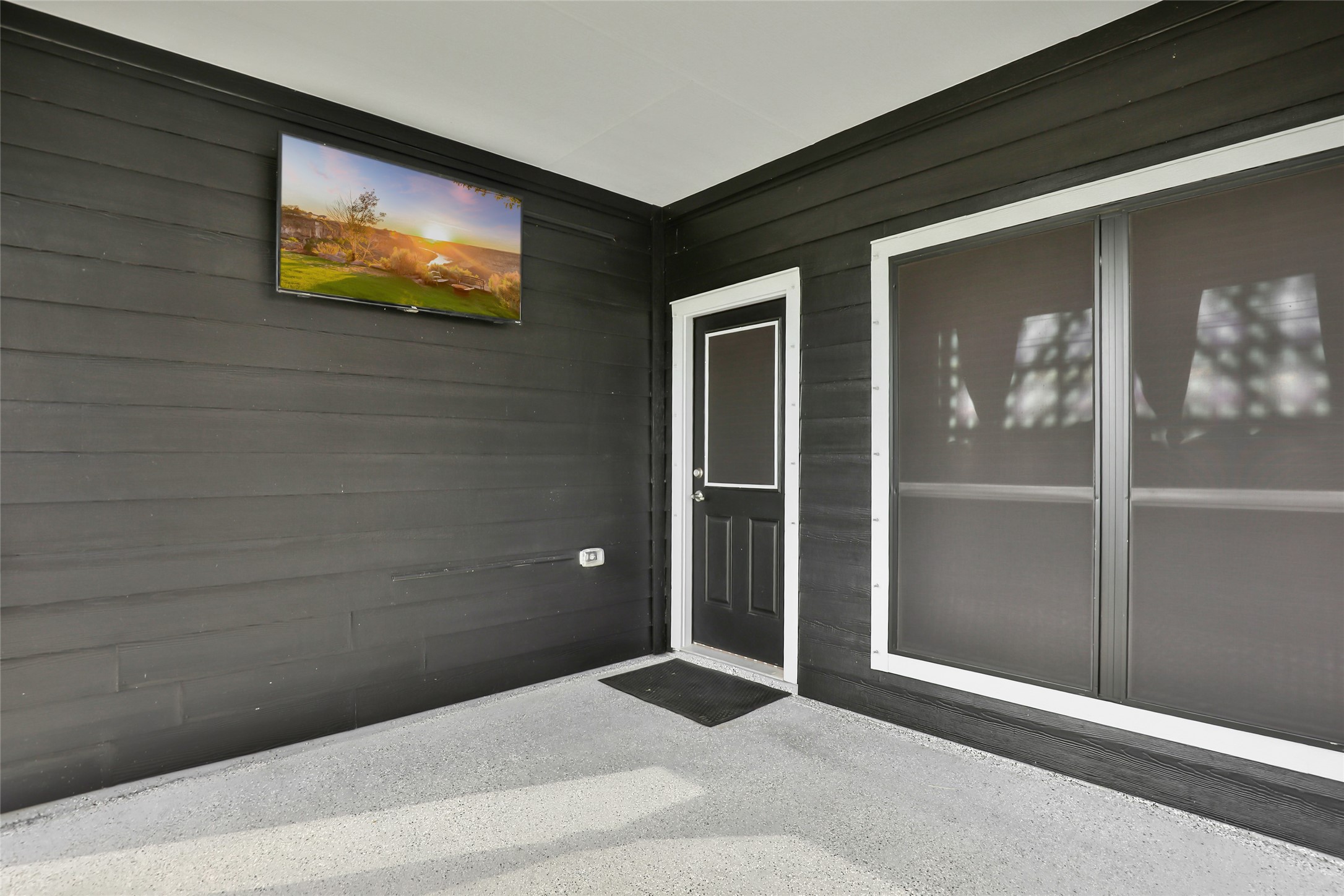 8026 Brooks Crossing Drive Property Photo 29