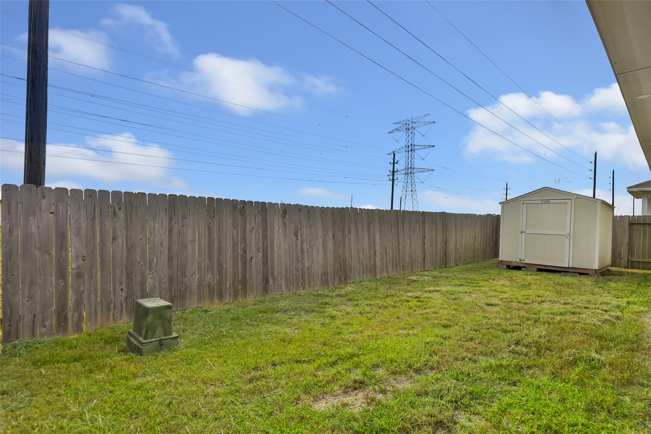 8026 Brooks Crossing Drive Property Photo 33