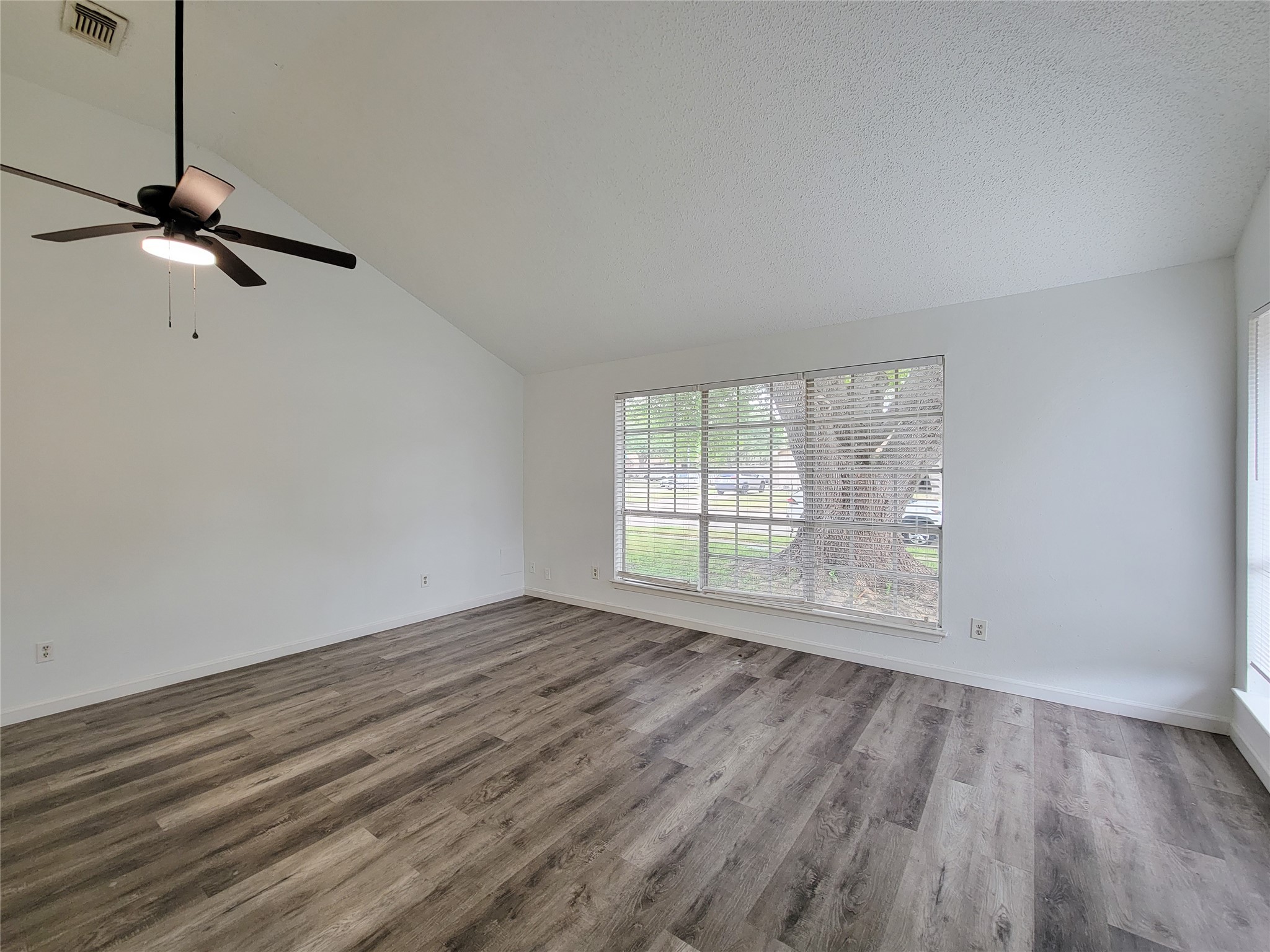 17008 Mercado Drive Property Photo 4