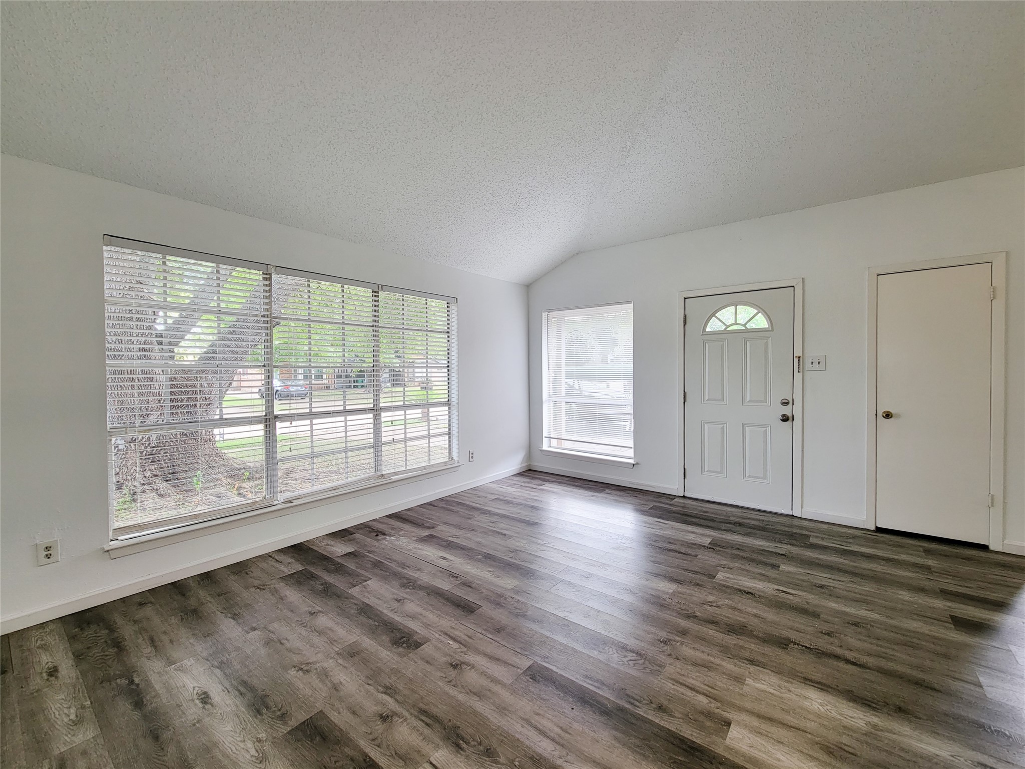 17008 Mercado Drive Property Photo 6