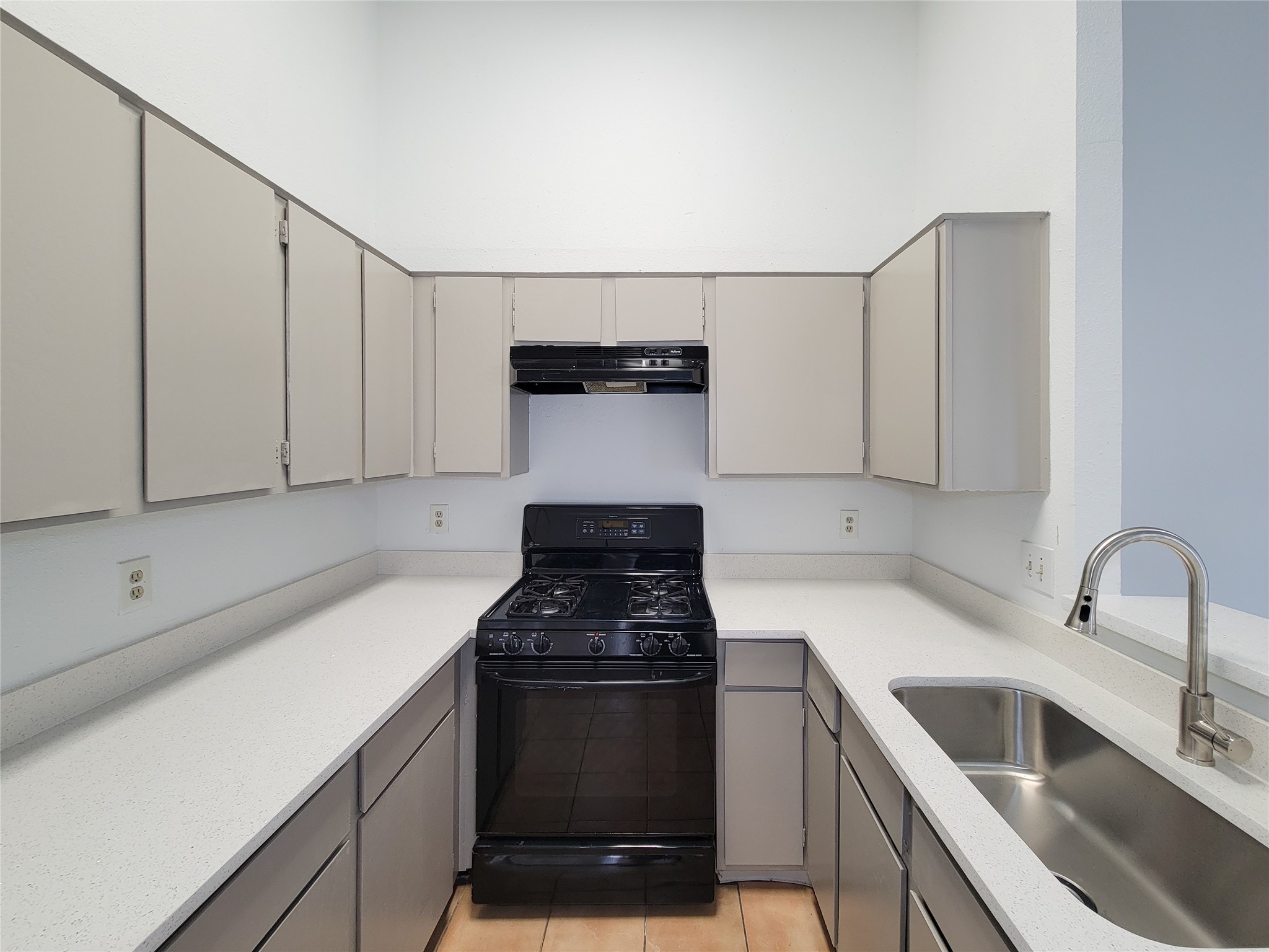 17008 Mercado Drive Property Photo 11