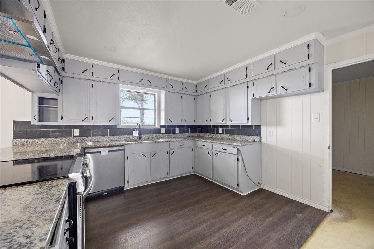 122 Charles Street Property Photo 8