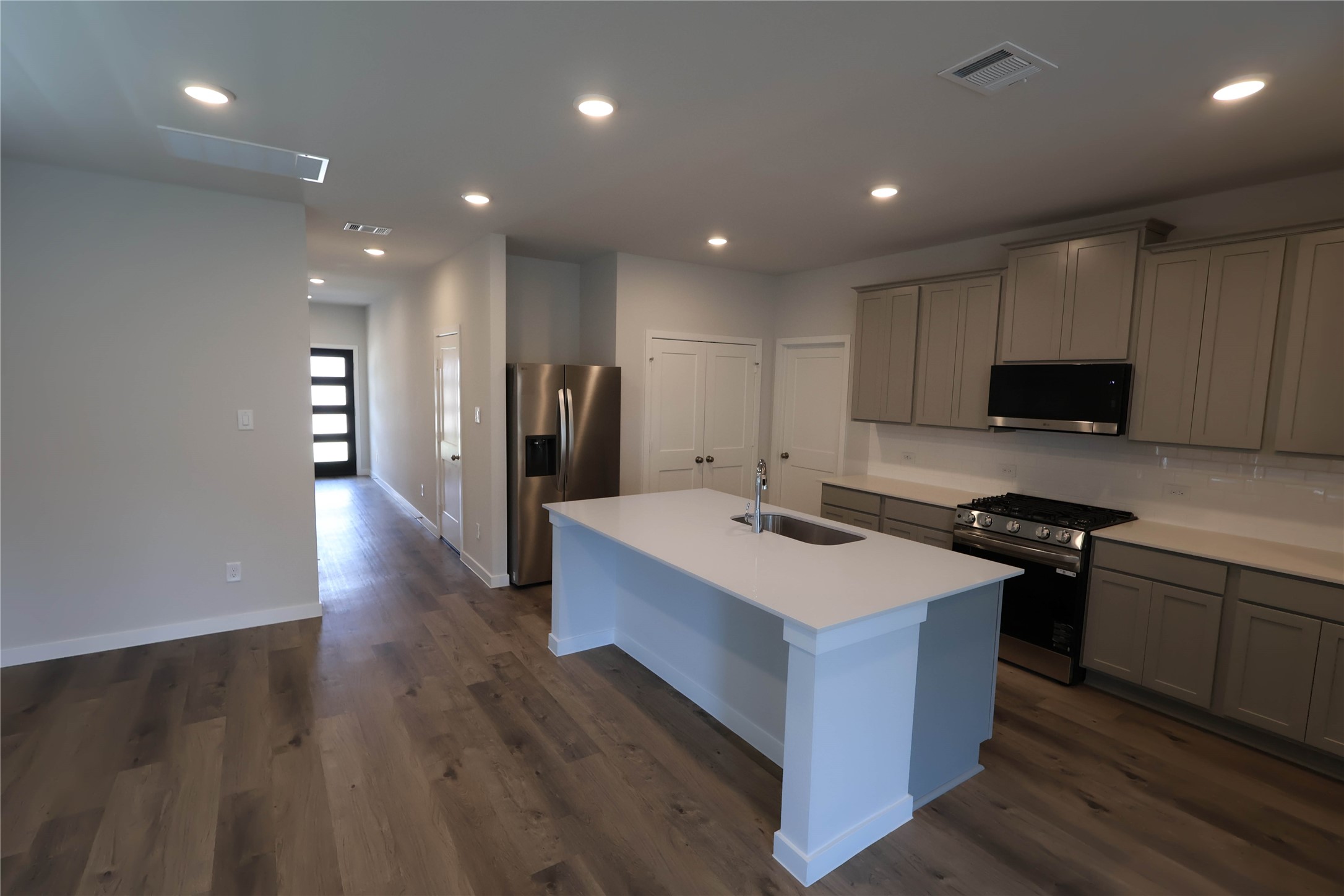 7855 Bergamot Circle Property Photo 7