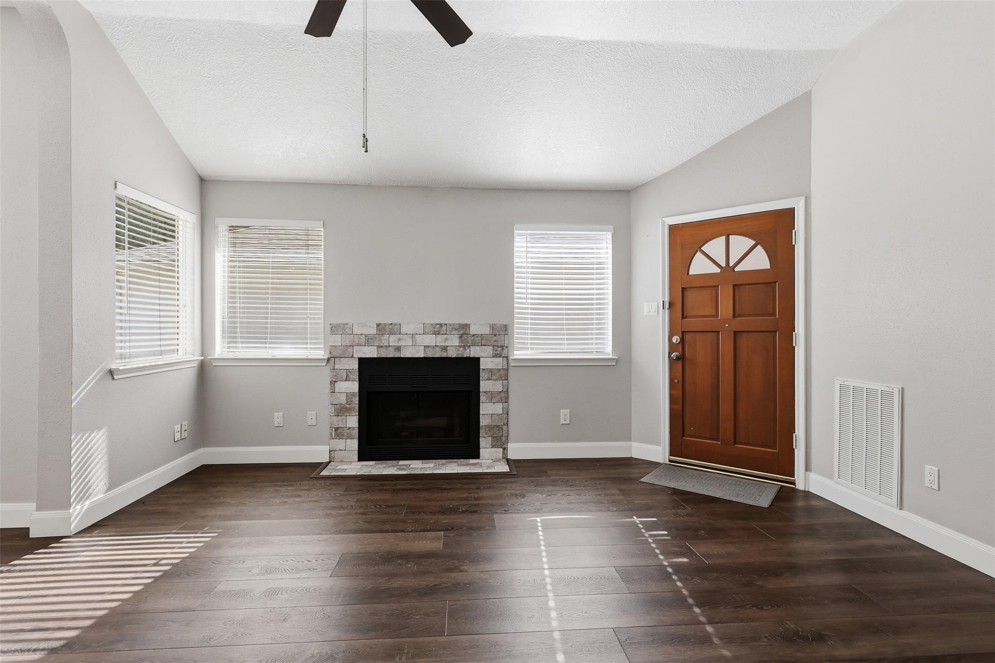 8518 Pool Creek Drive Property Photo 6
