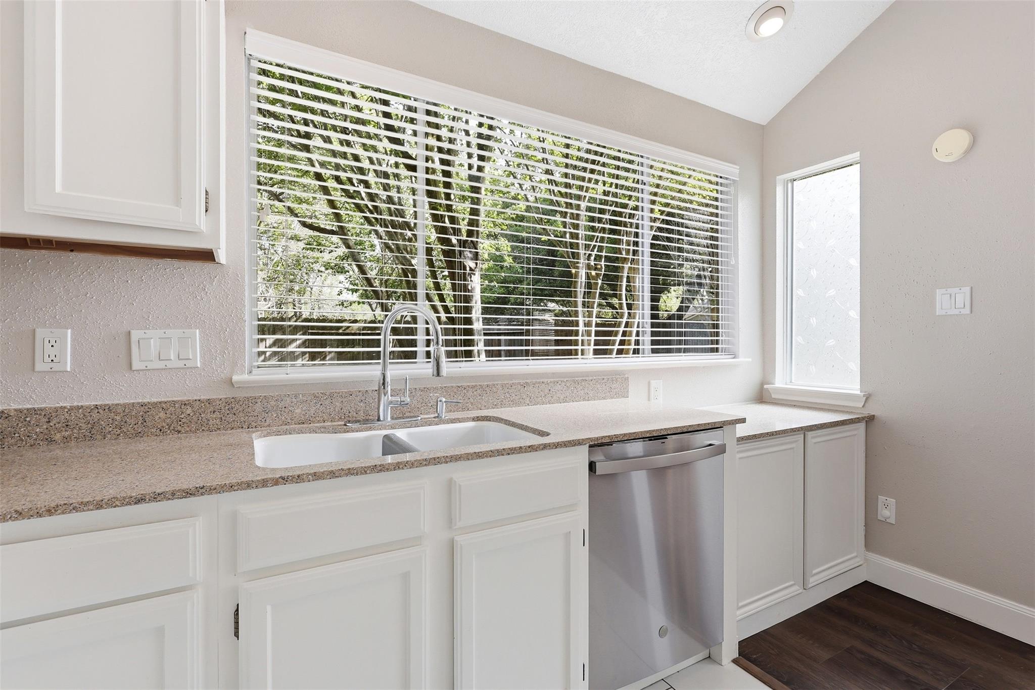 8518 Pool Creek Drive Property Photo 9