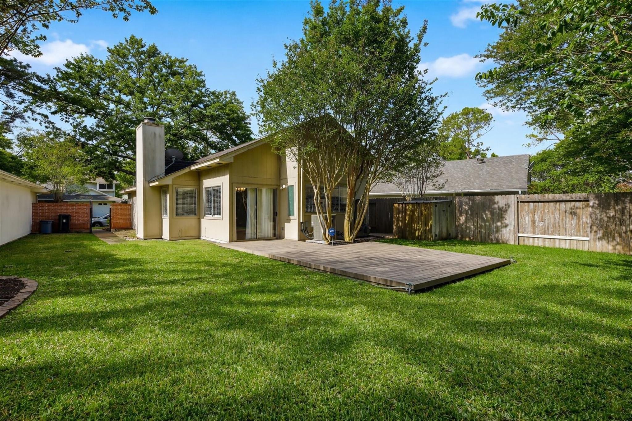 8518 Pool Creek Drive Property Photo 25