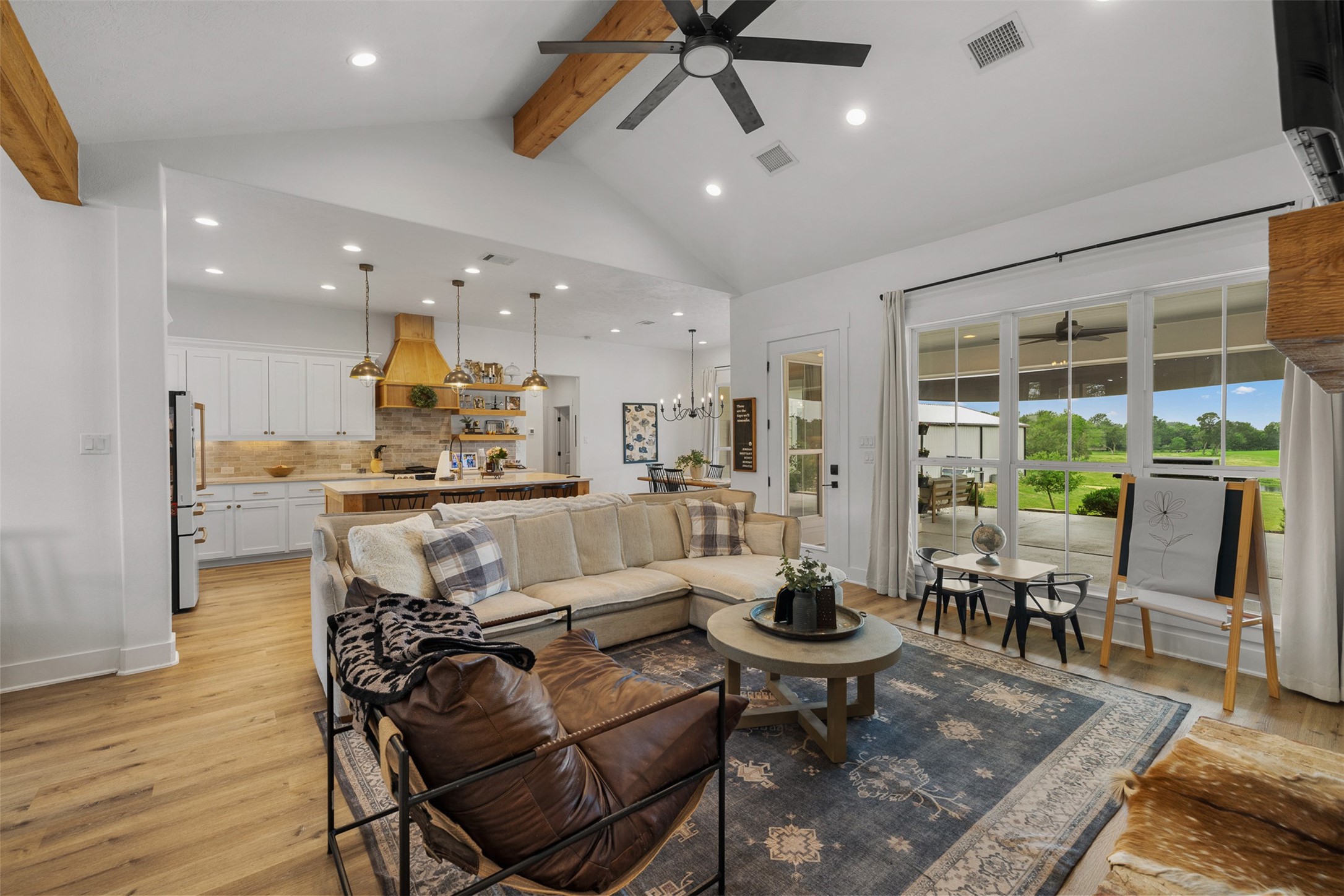 9075 Loop Road Property Photo 8