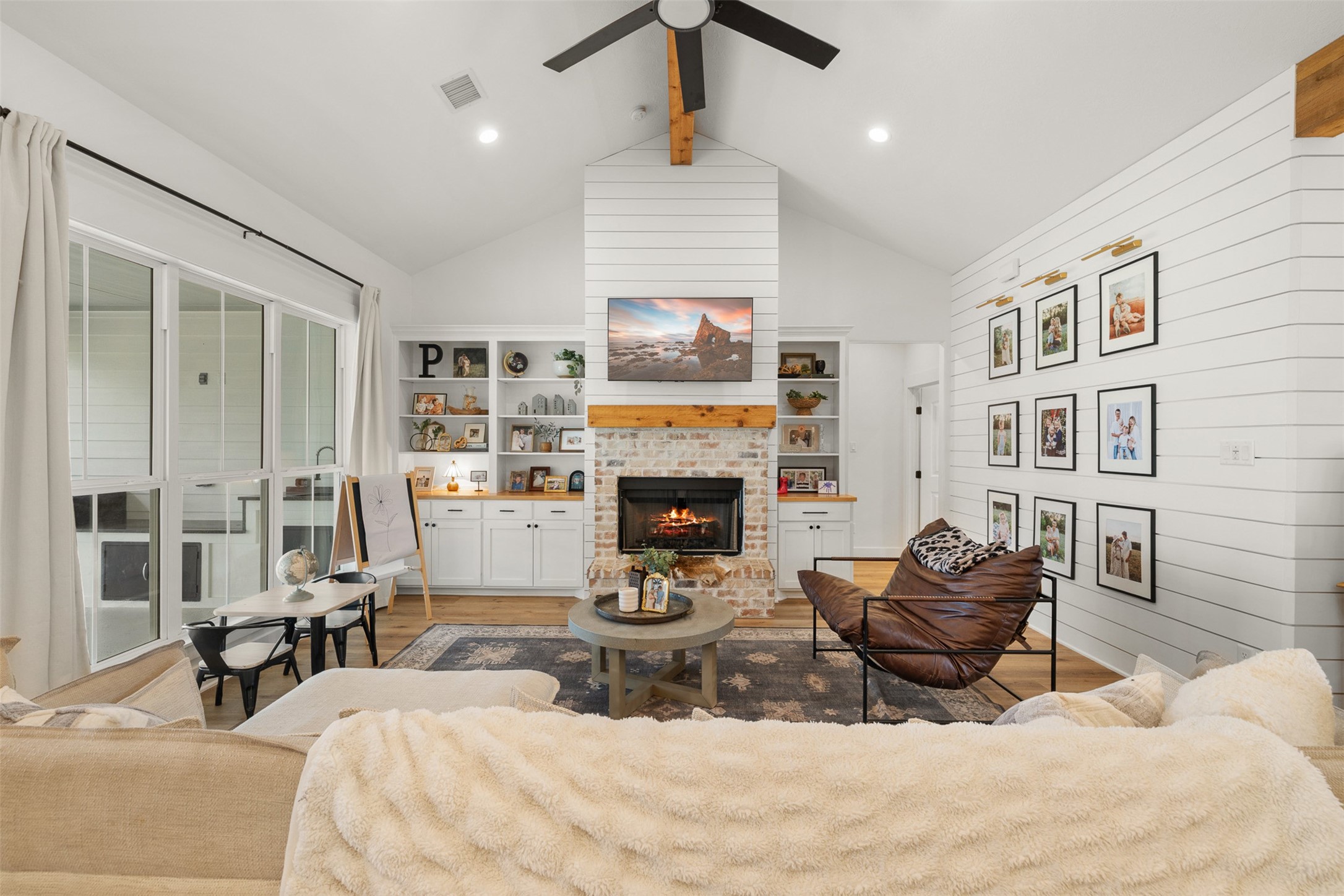 9075 Loop Road Property Photo 10