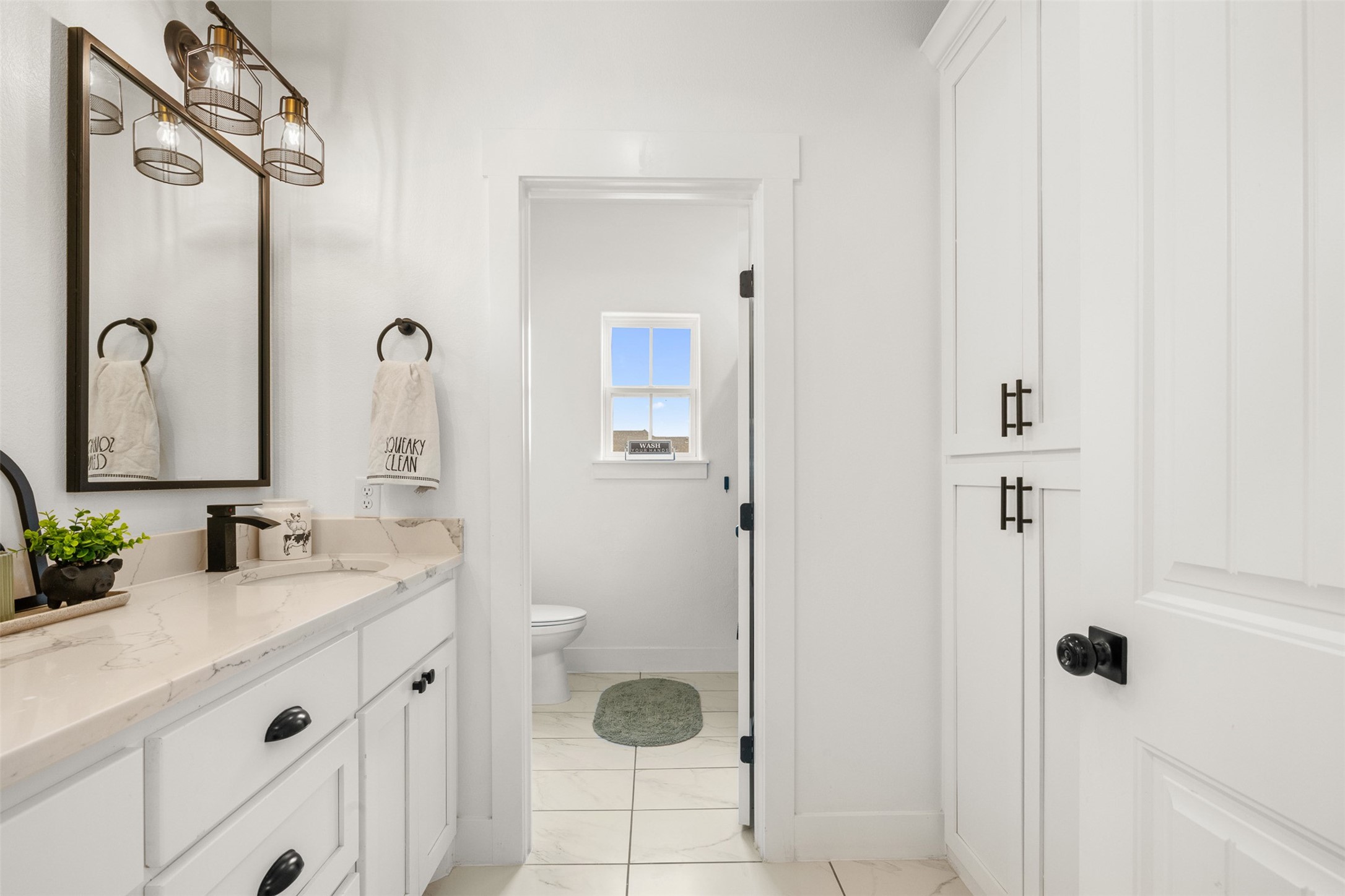 9075 Loop Road Property Photo 18
