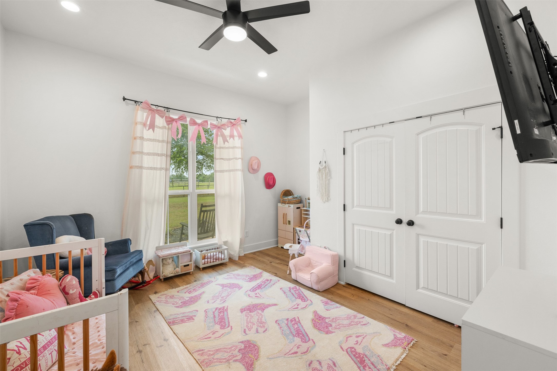 9075 Loop Road Property Photo 20