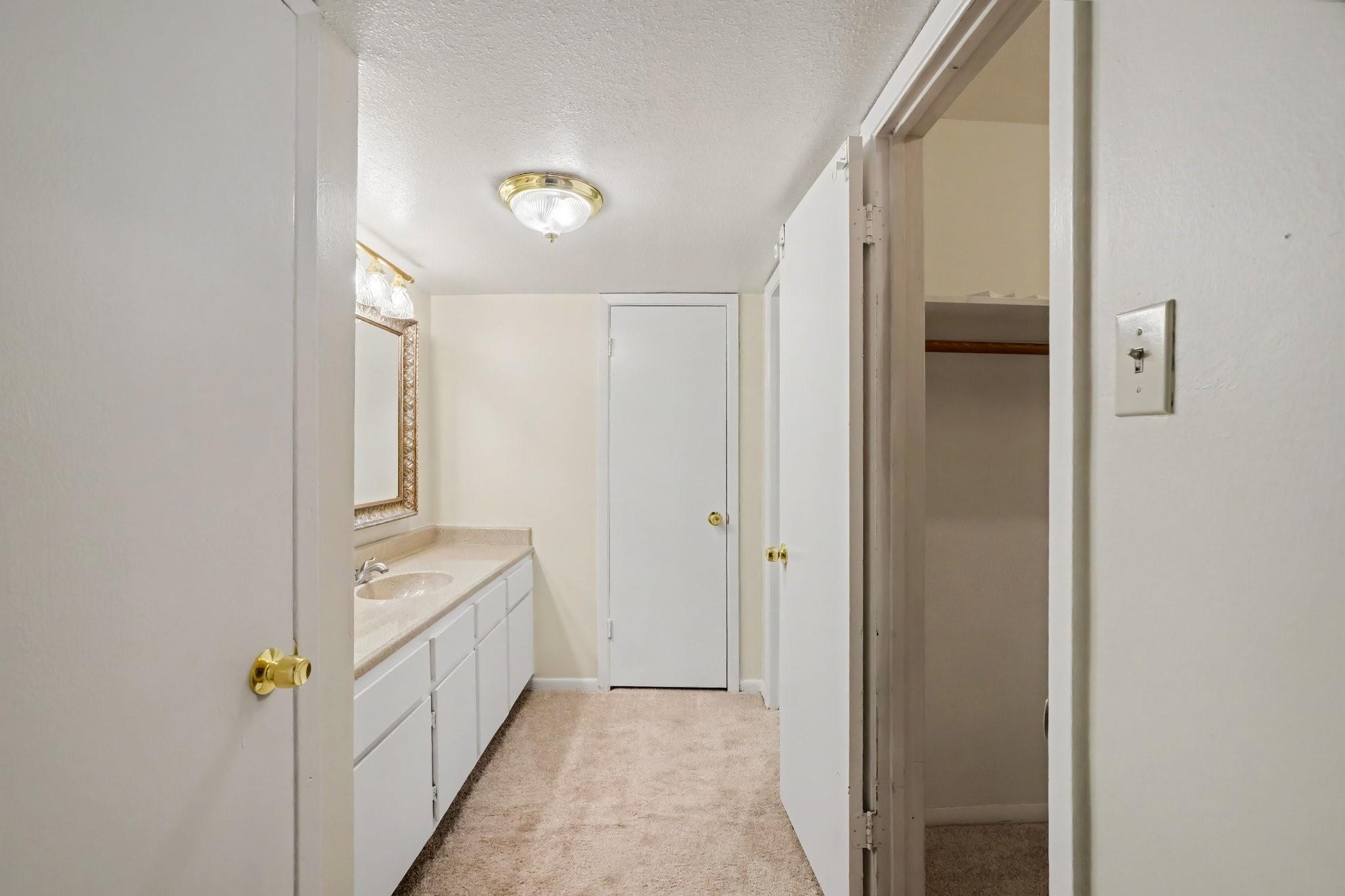 7575 Katy Freeway 84 Property Photo 5