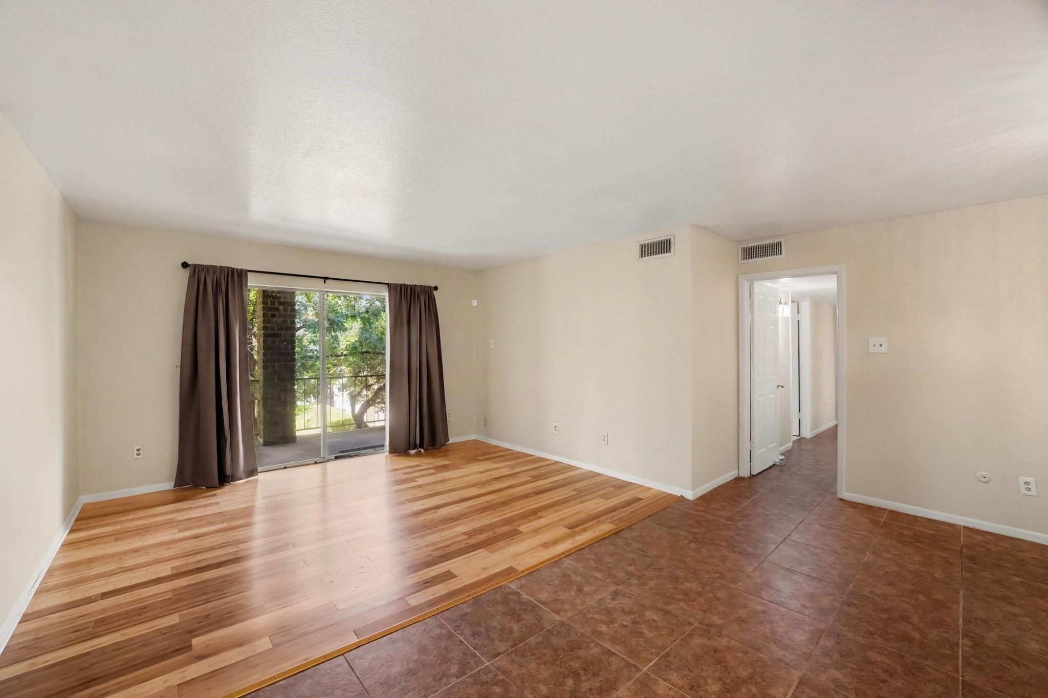 7575 Katy Freeway 84 Property Photo 6