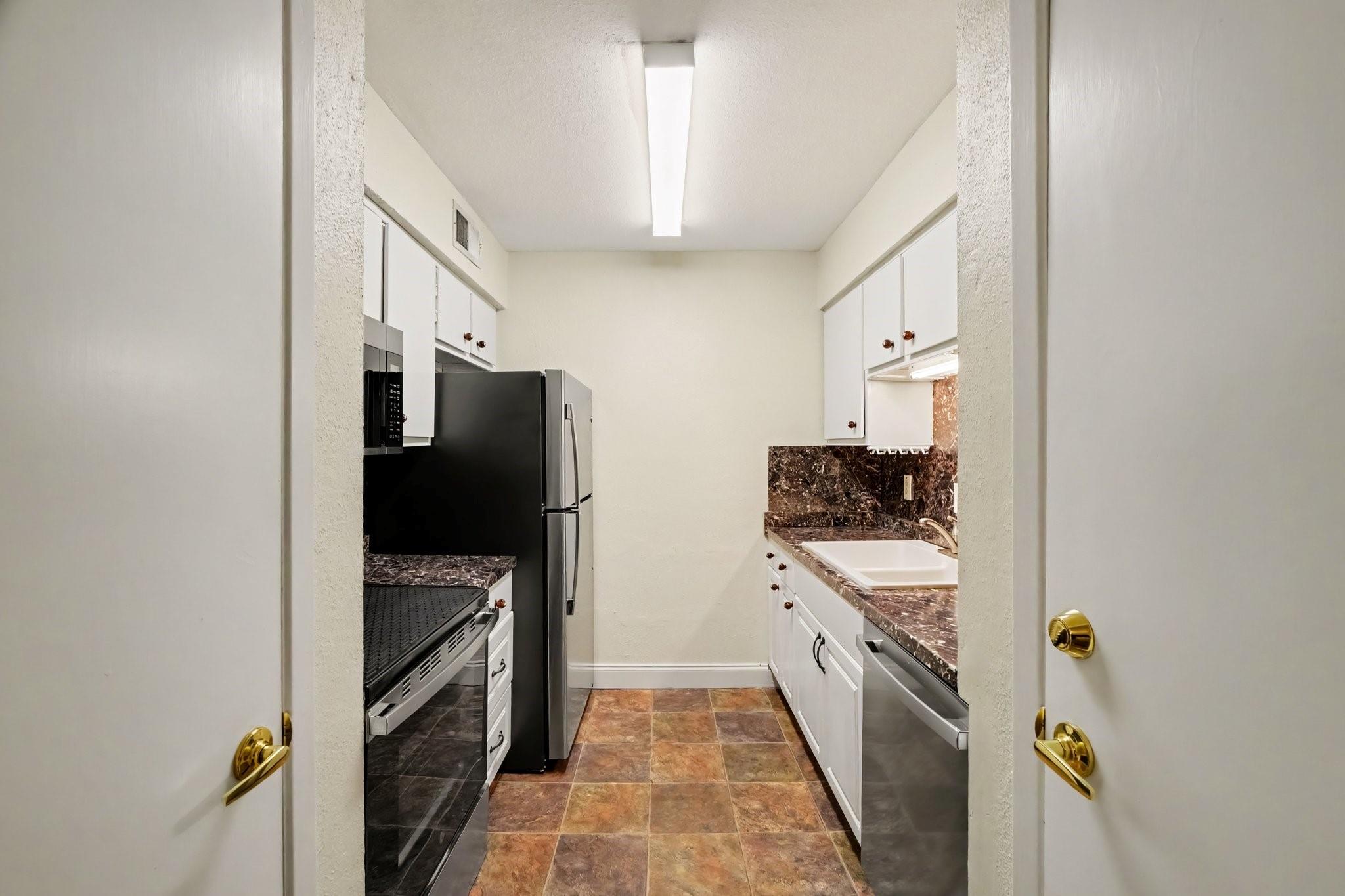7575 Katy Freeway 84 Property Photo 10