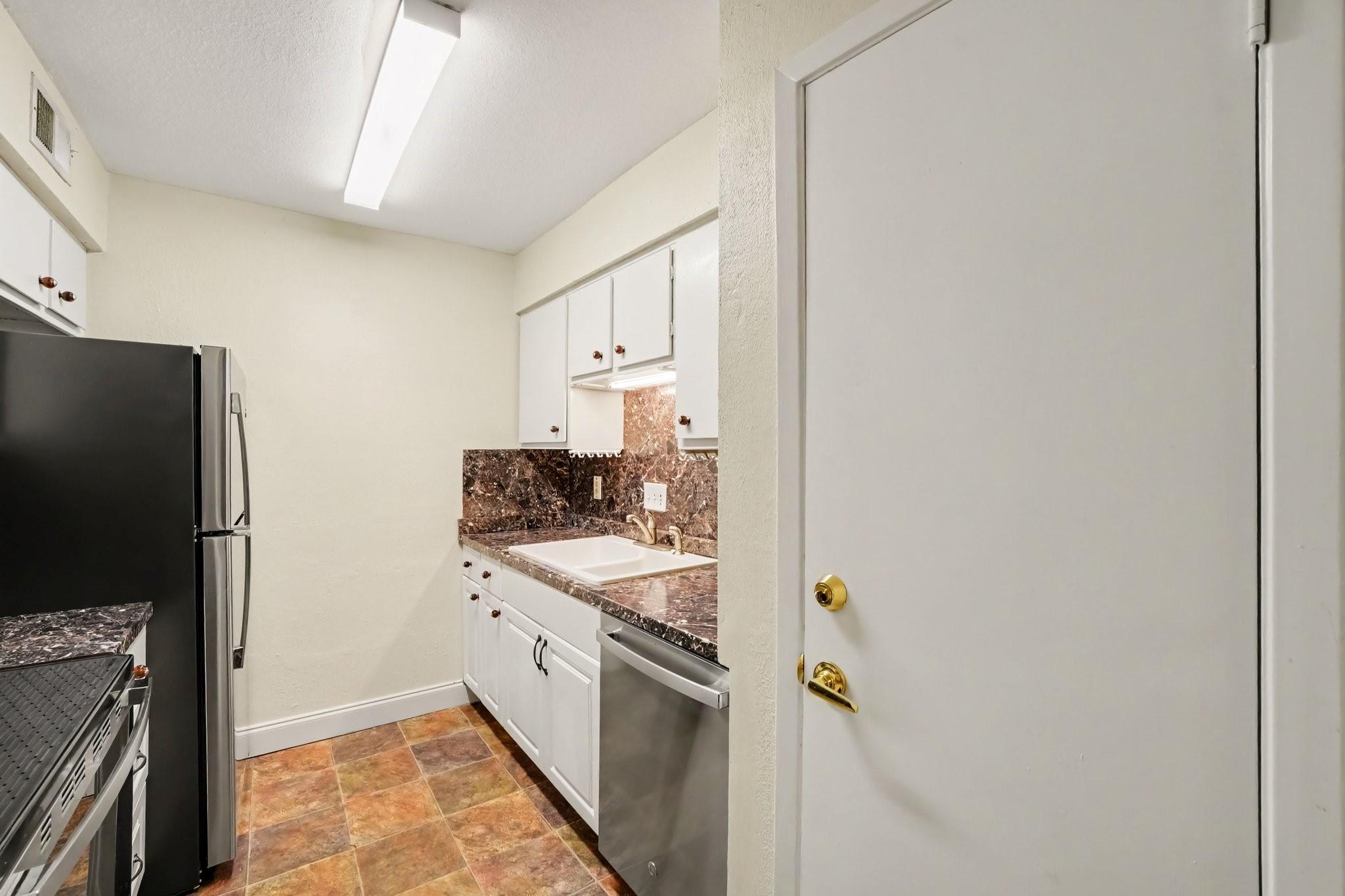 7575 Katy Freeway 84 Property Photo 11