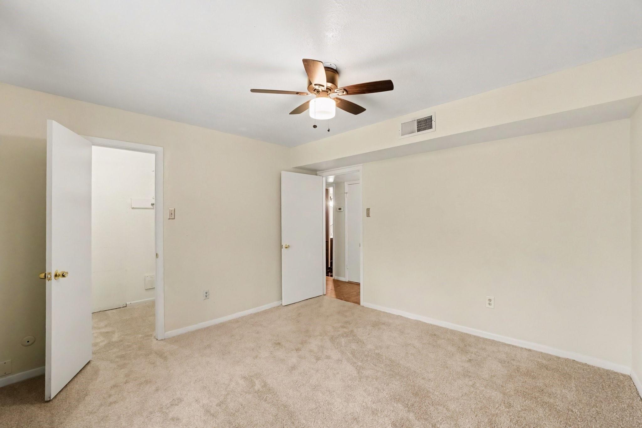 7575 Katy Freeway 84 Property Photo 15