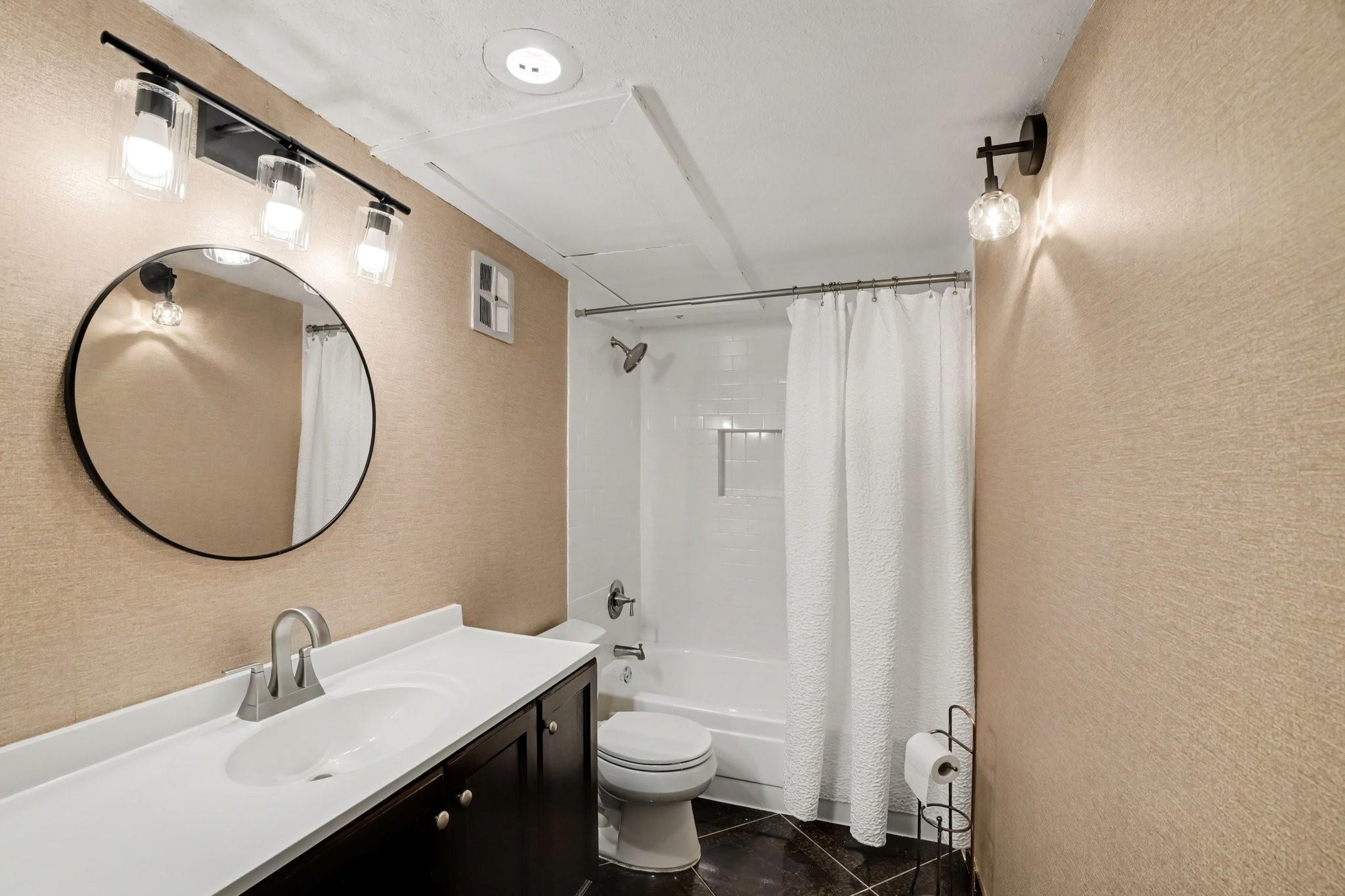 7575 Katy Freeway 84 Property Photo 17