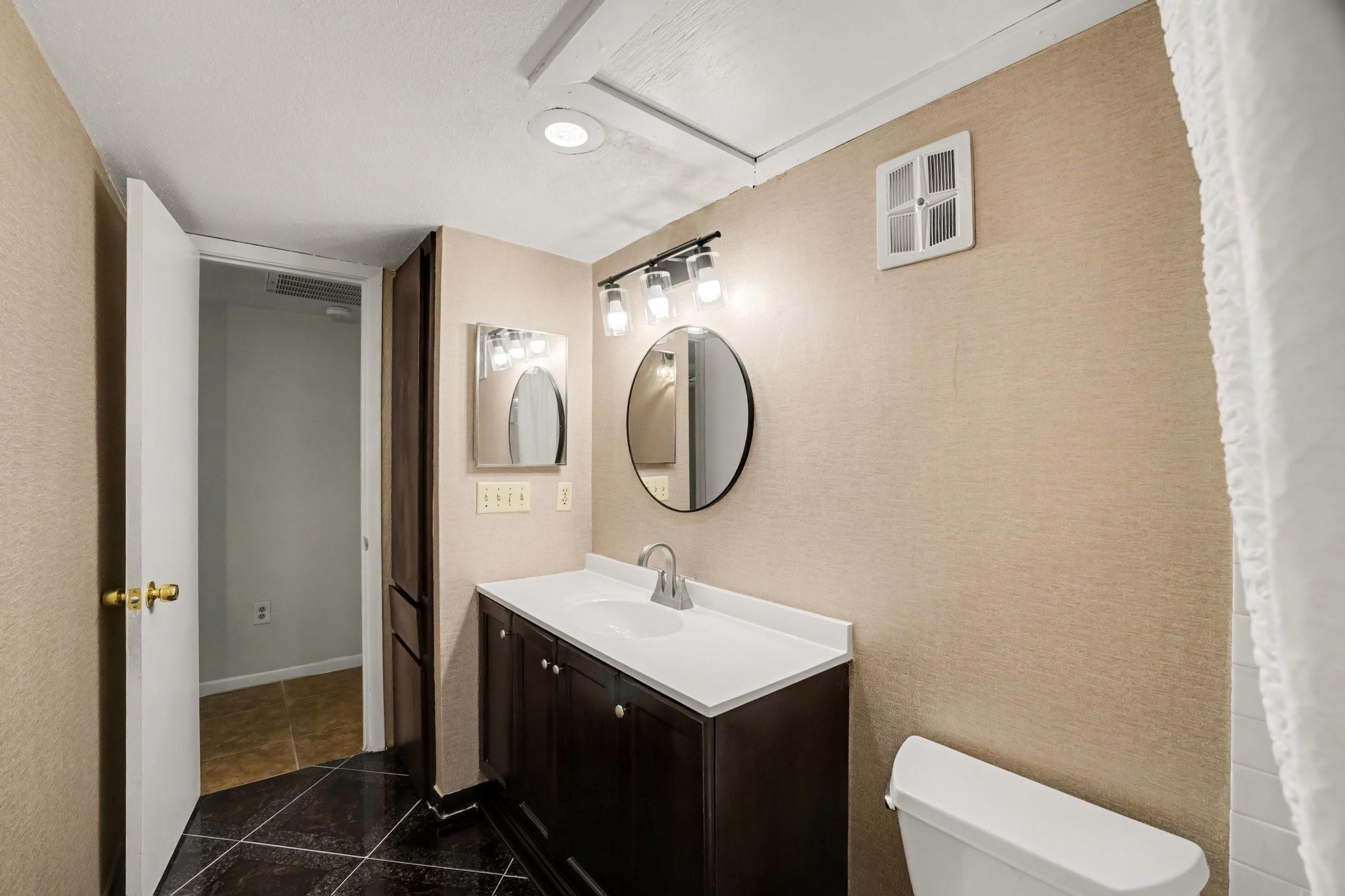 7575 Katy Freeway 84 Property Photo 18