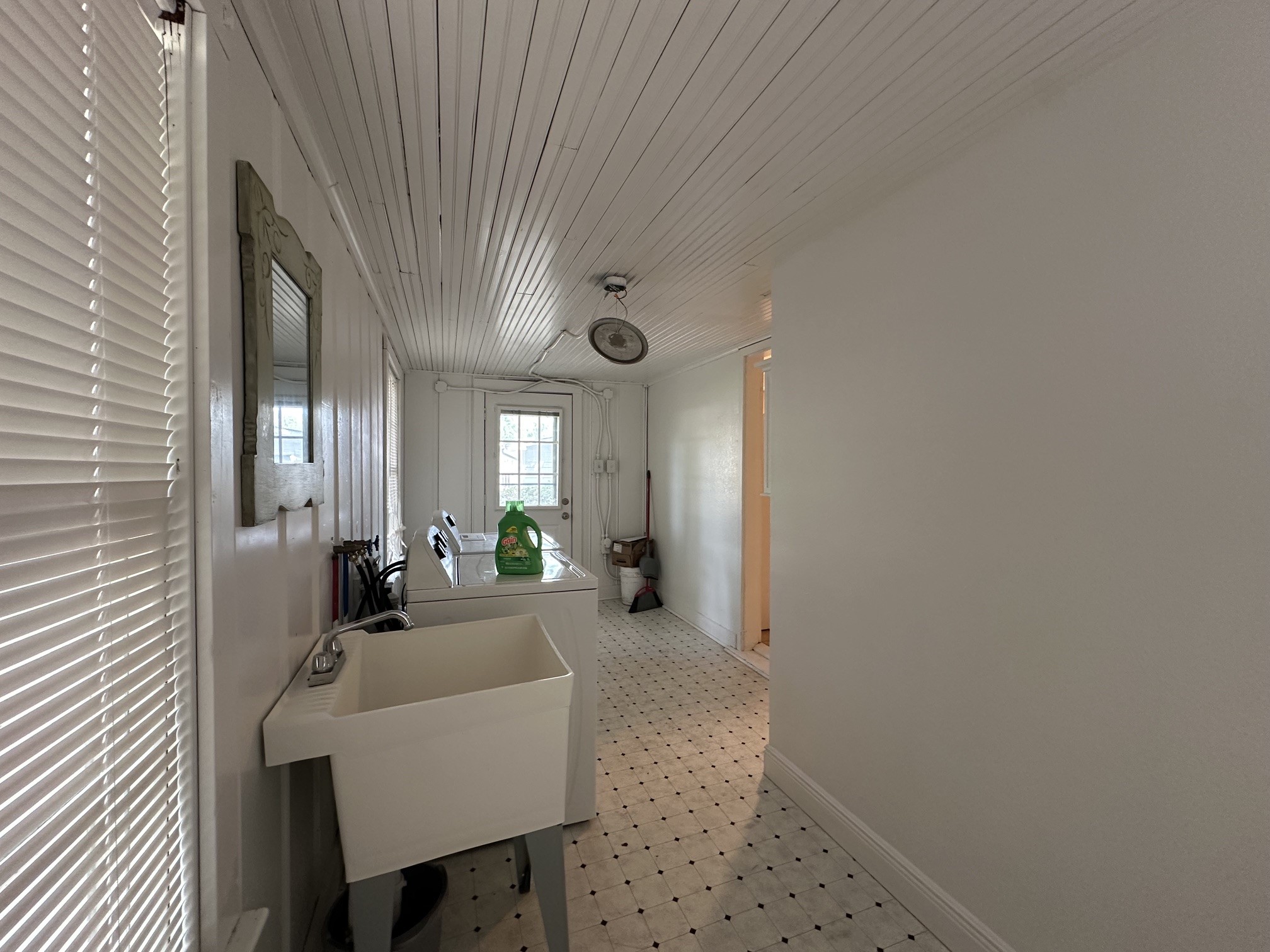 706 W Willis Street Property Photo 8