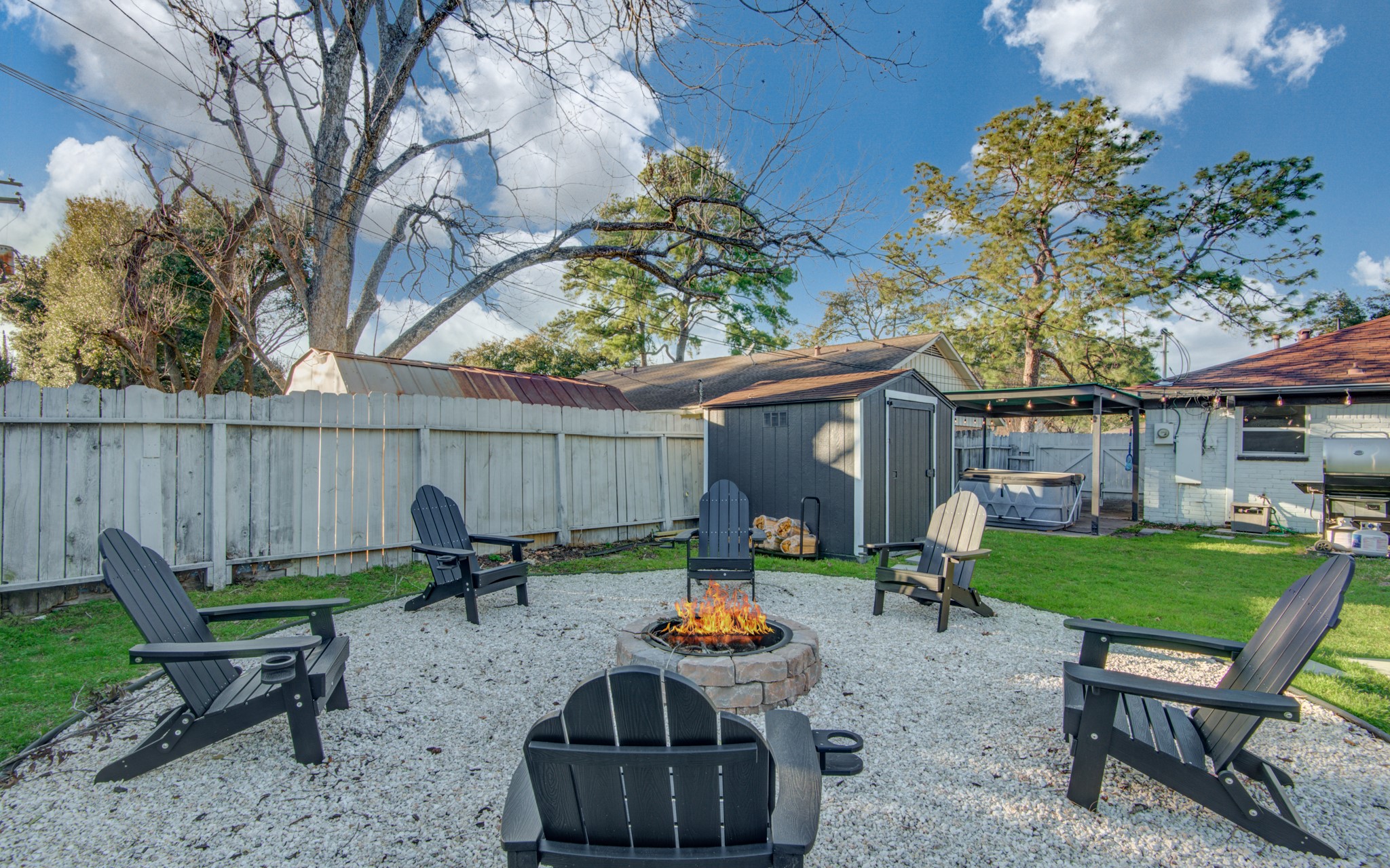 9515 Meadowglen Lane Property Photo 32