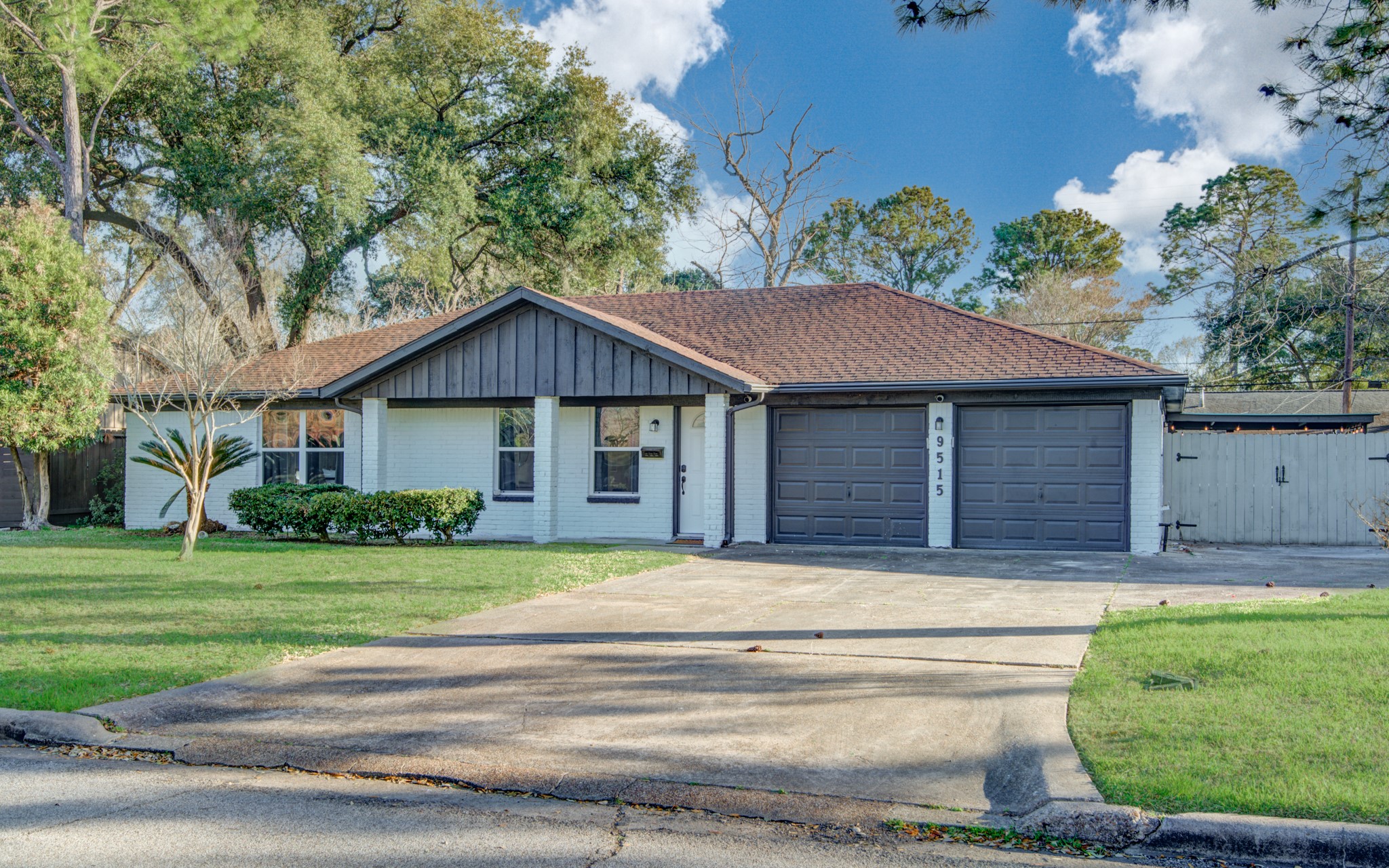 9515 Meadowglen Lane Property Photo 37