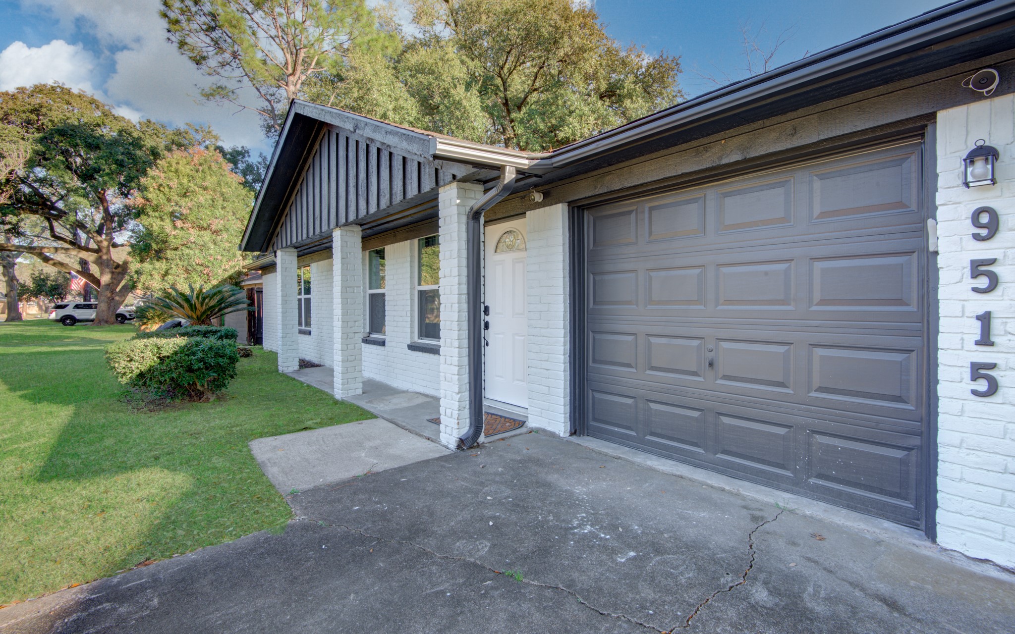9515 Meadowglen Lane Property Photo 38