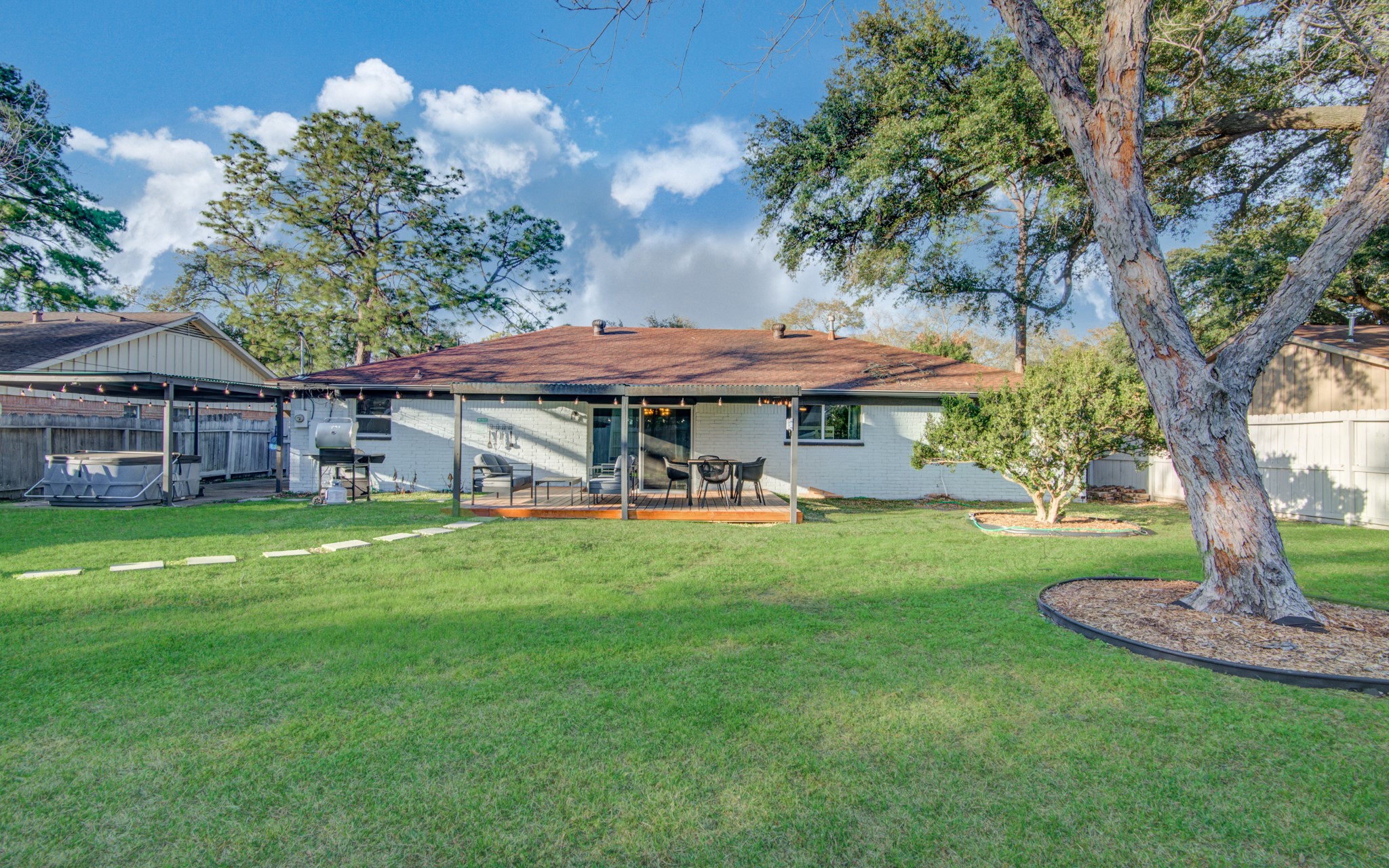 9515 Meadowglen Lane Property Photo 42